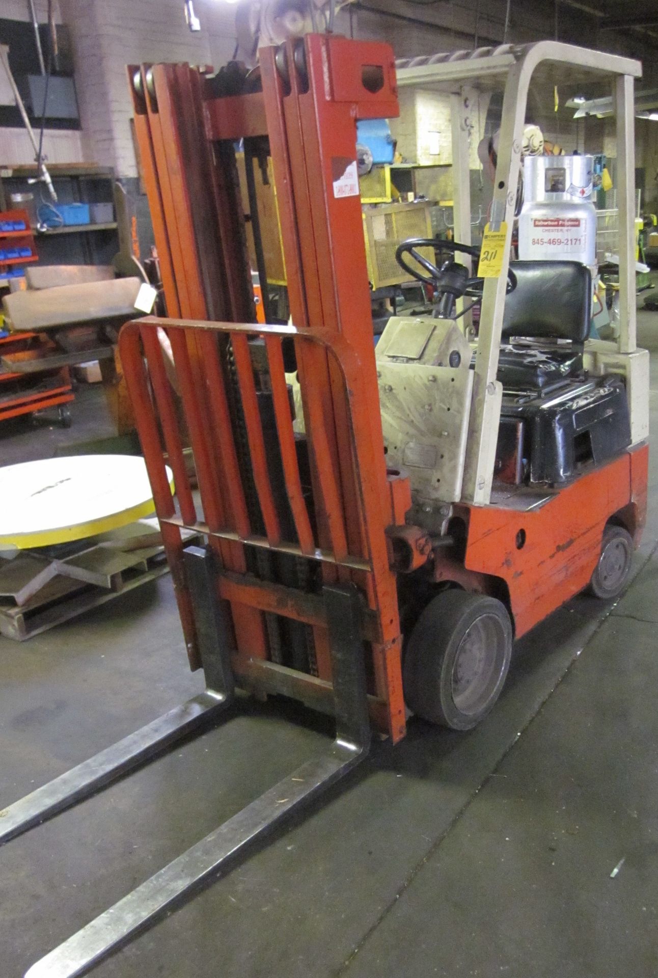 DATSUN PROPANE FORKLIFT 2500 LB CAP, M: 0F01, FORK HEIGHT: 169" TYPE: LP