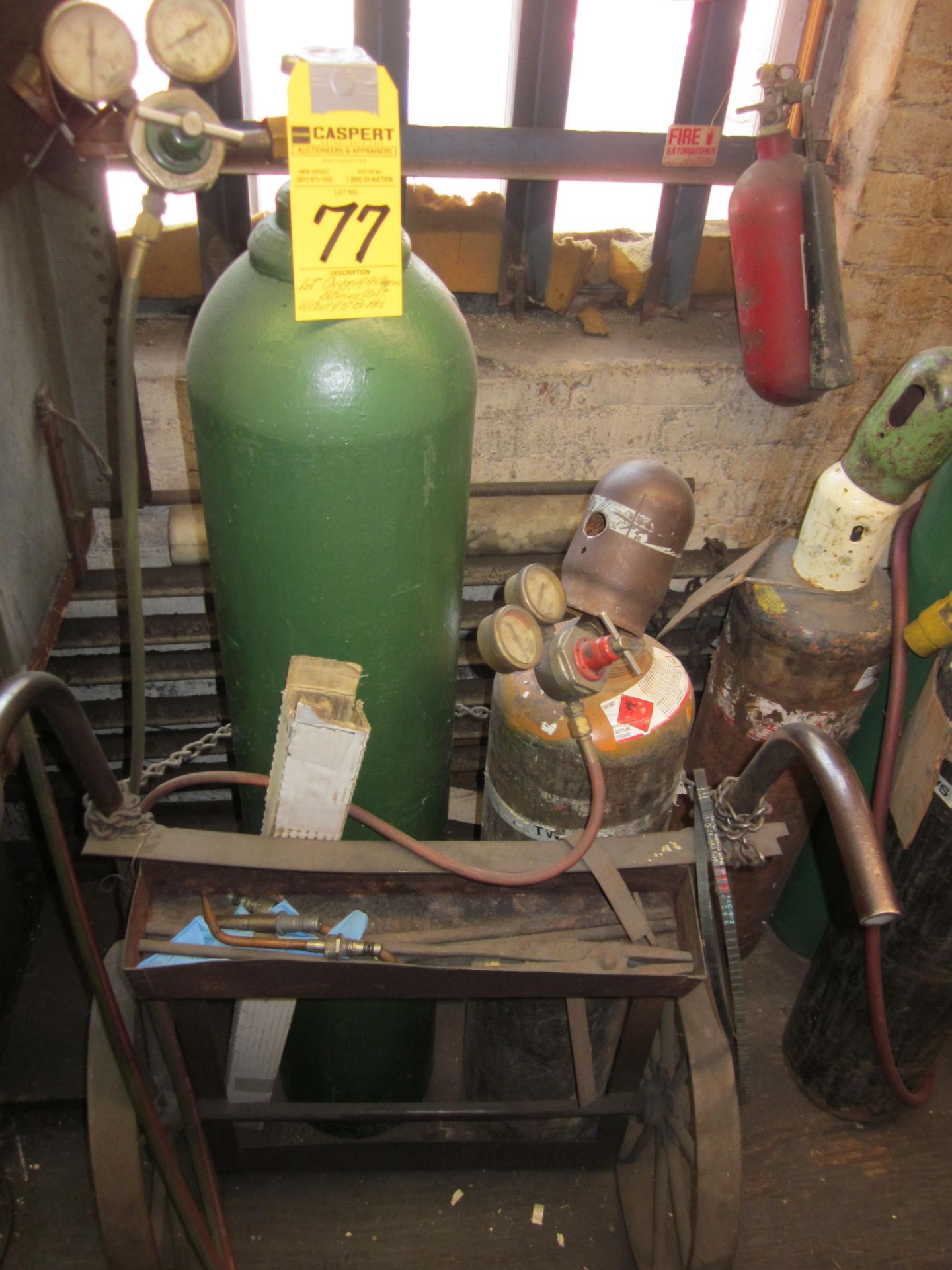 LOT - OXYGEN & ACETYLENE BURNING UNIT INCLUDES FIVE (5) TANKS