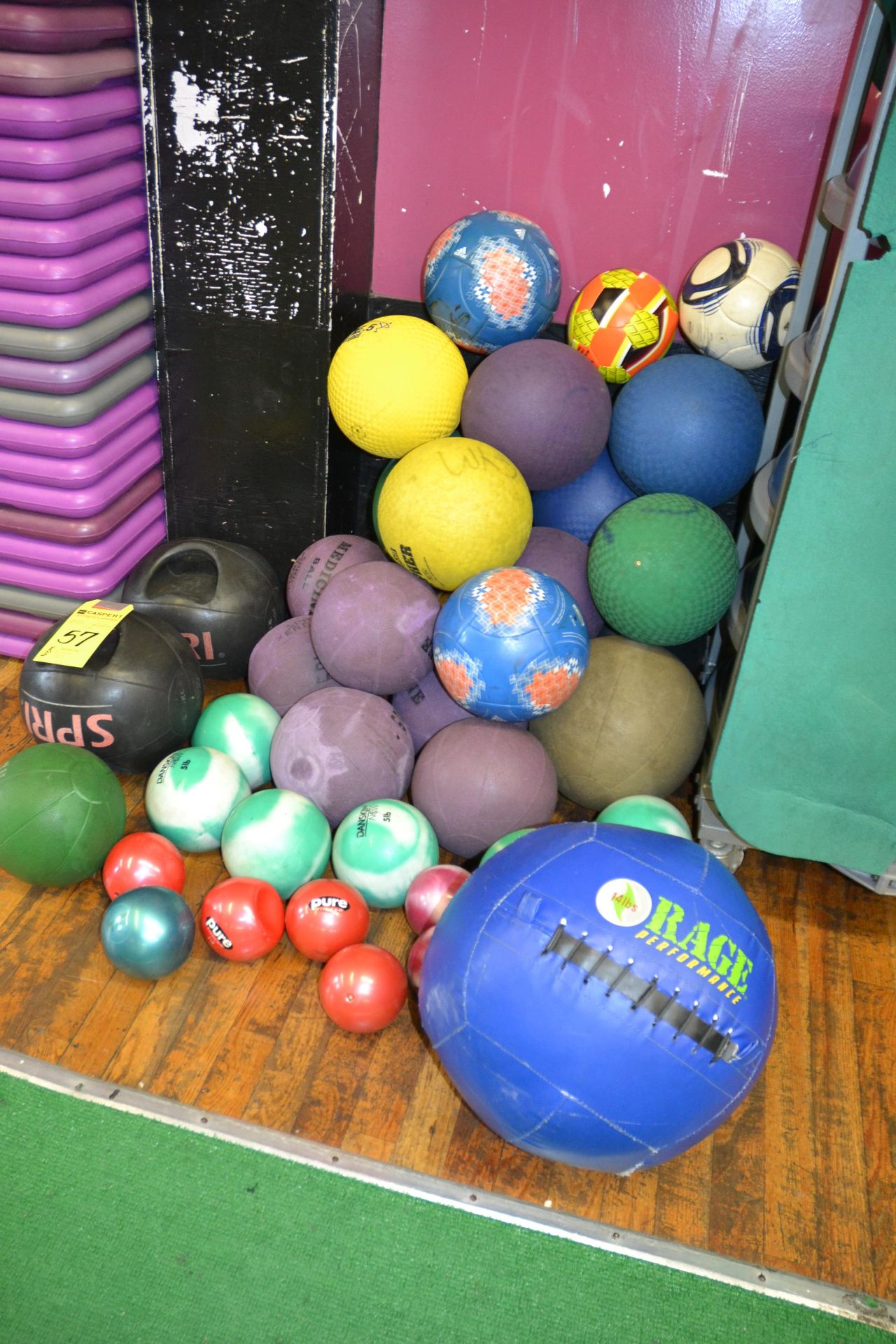 LOT - MEDICINE BALLS