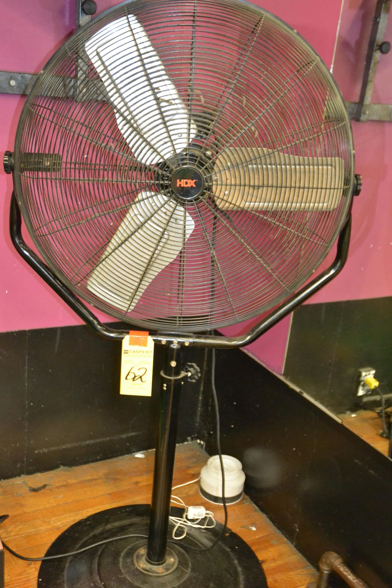 FLOOR FAN