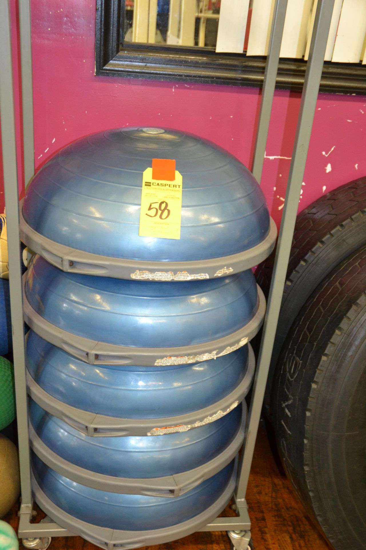 BOSU BALLS WITH RACK