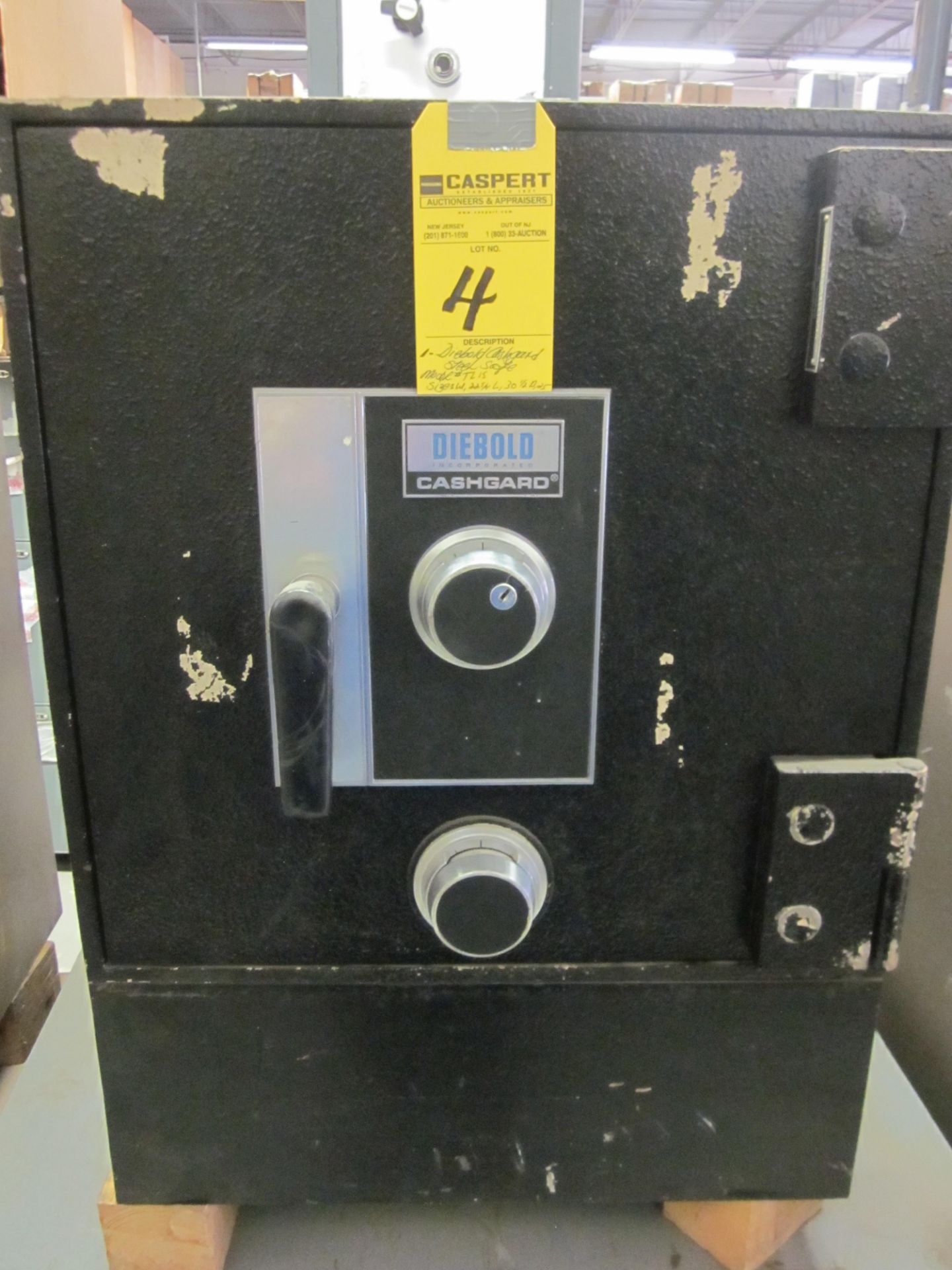 Diebold CashGard Steel Safe 22 1/2"W/30 1/2"H/25"D