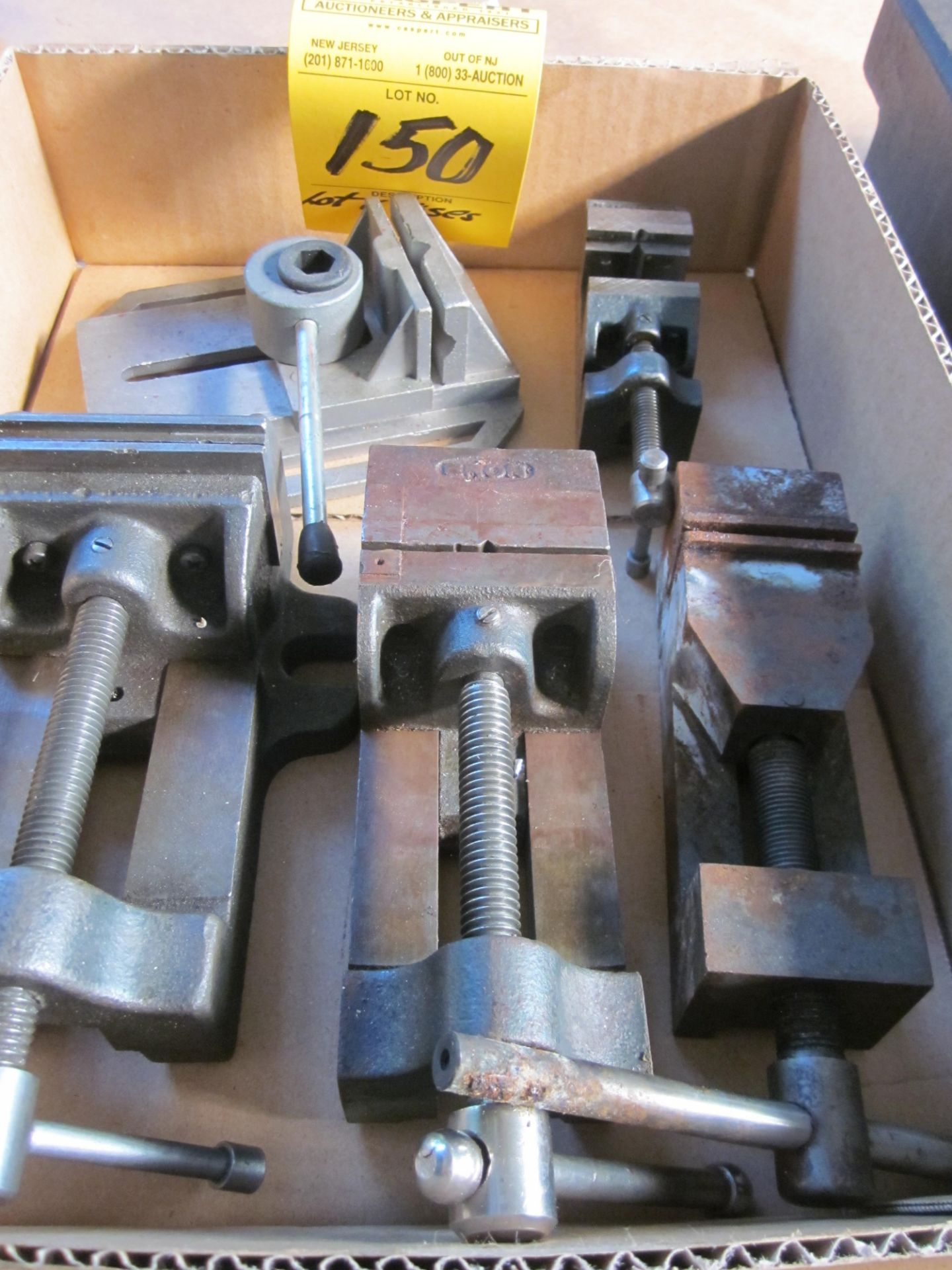 LOT - (6) SMALL VISES