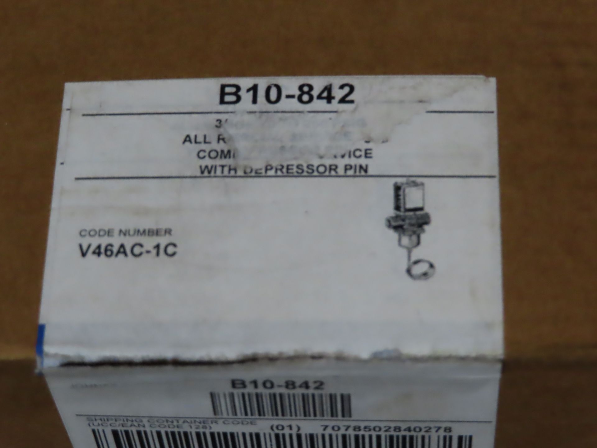 Johnson Control model B10-842, new in box, as always, with Brolyn LLC auctions, all lots can be - Image 2 of 2