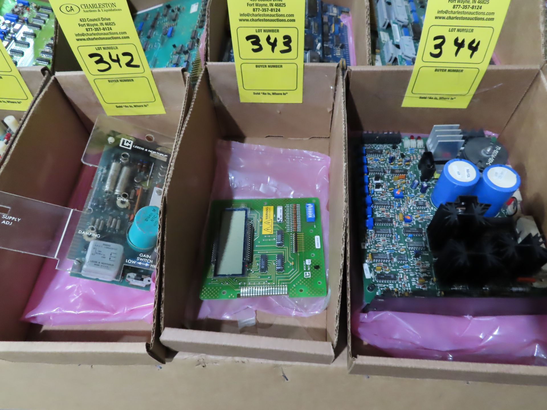 Leeds and Northrup cat 056357 lcd board, as always, with Brolyn LLC auctions, all lots can be picked
