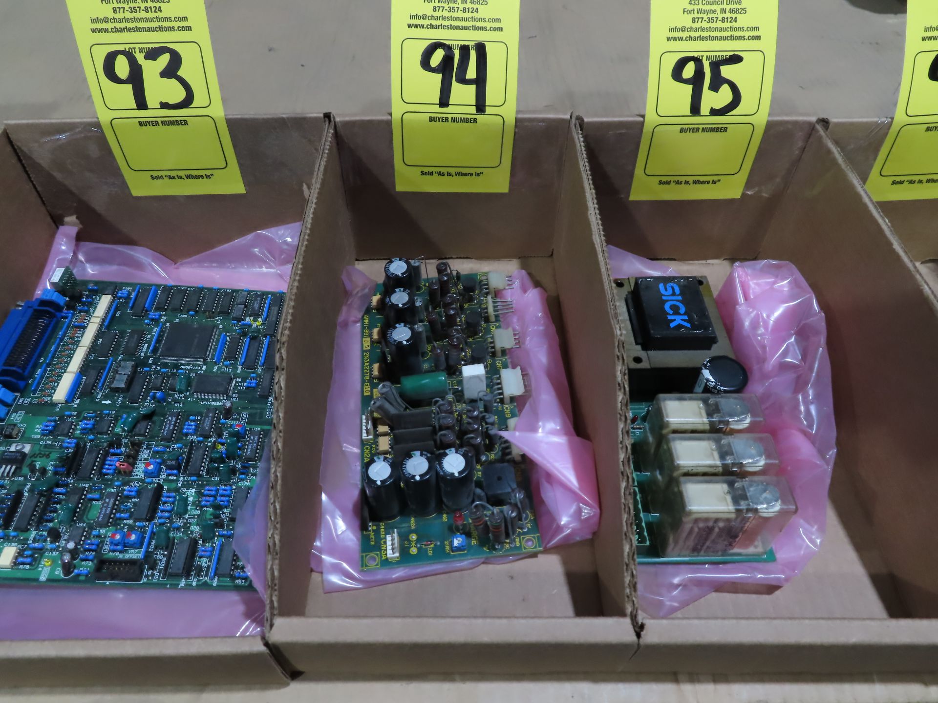 Toshiba ARNI-891D5 control board, as always, with Brolyn LLC auctions, all lots can be picked up