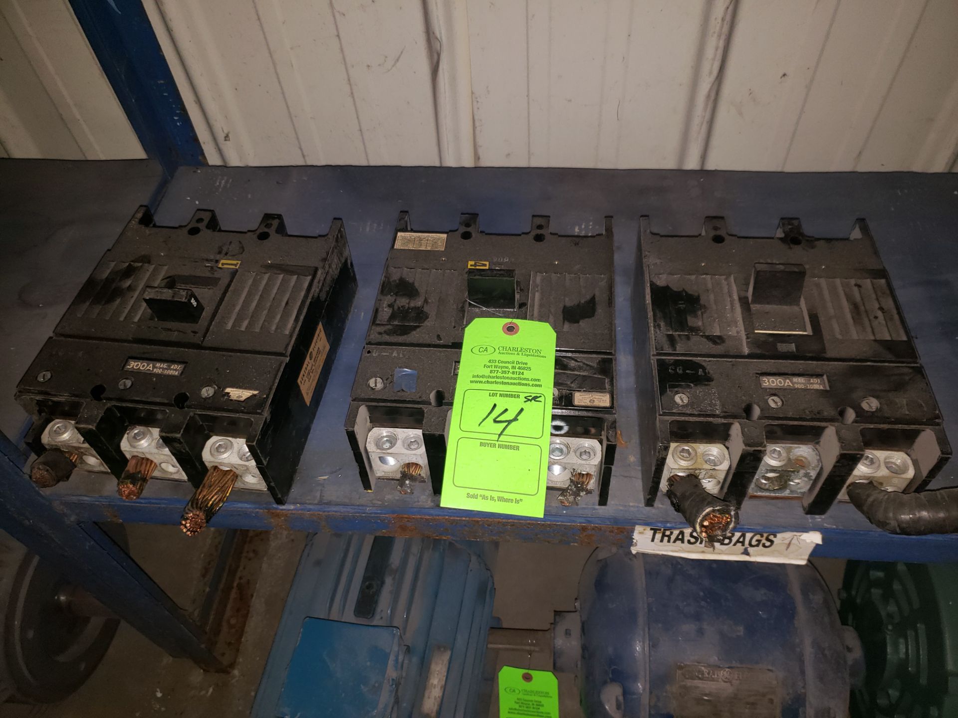 (8) GE CIRCUIT BREAKERS 3 POLE