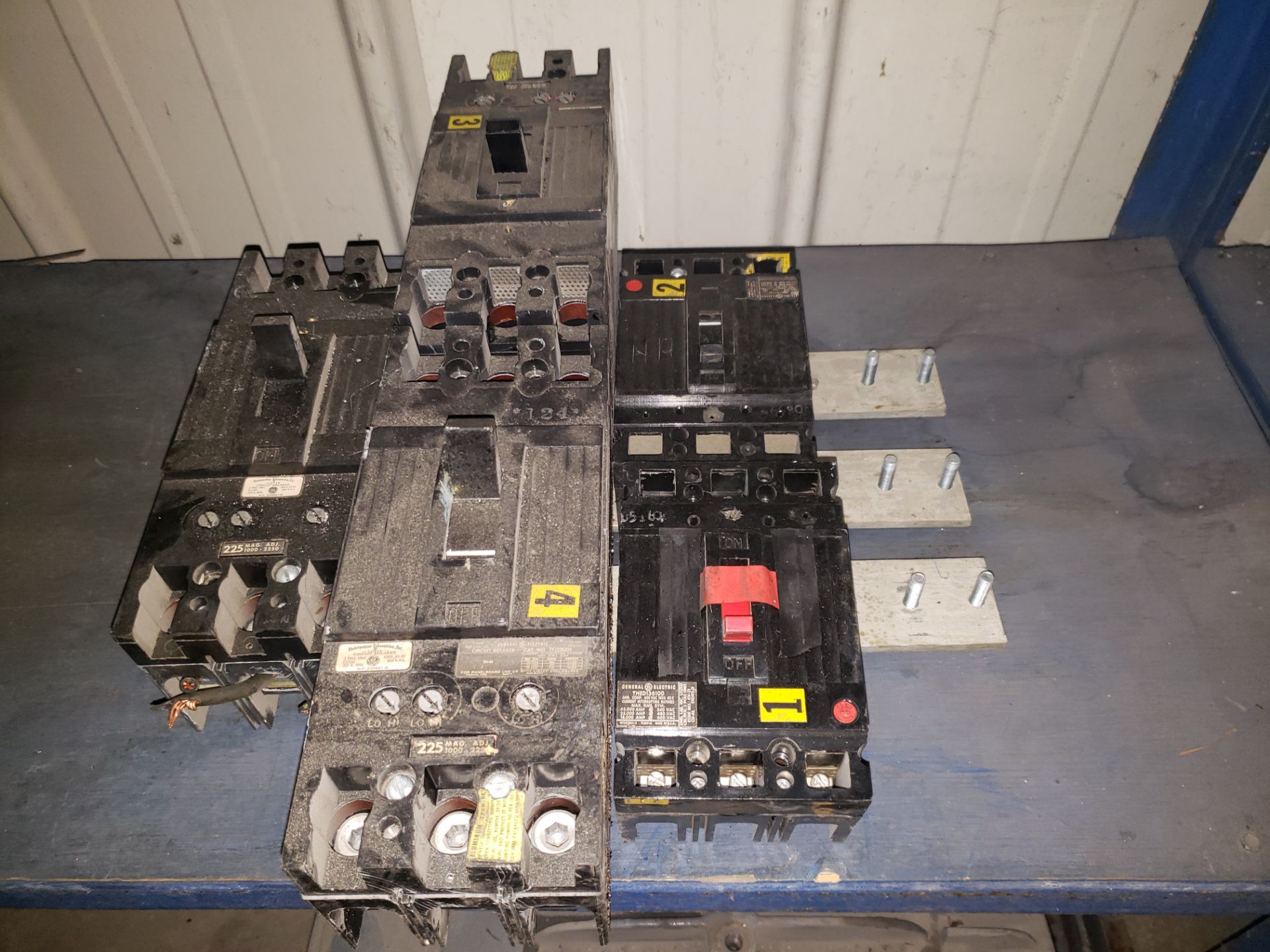 (8) GE CIRCUIT BREAKERS 3 POLE - Image 2 of 2