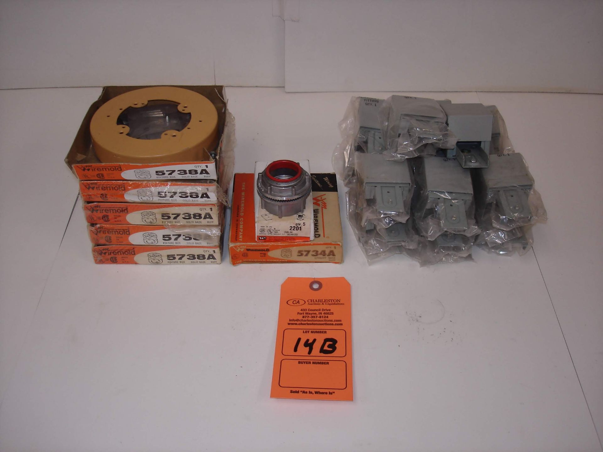 (20+) MISC WIREMOLD FIXTURE BOXES AND MORE: WIREMOLD 5738A AND ALL OTHER ITEMS INCLUDED IN PHOTOS!