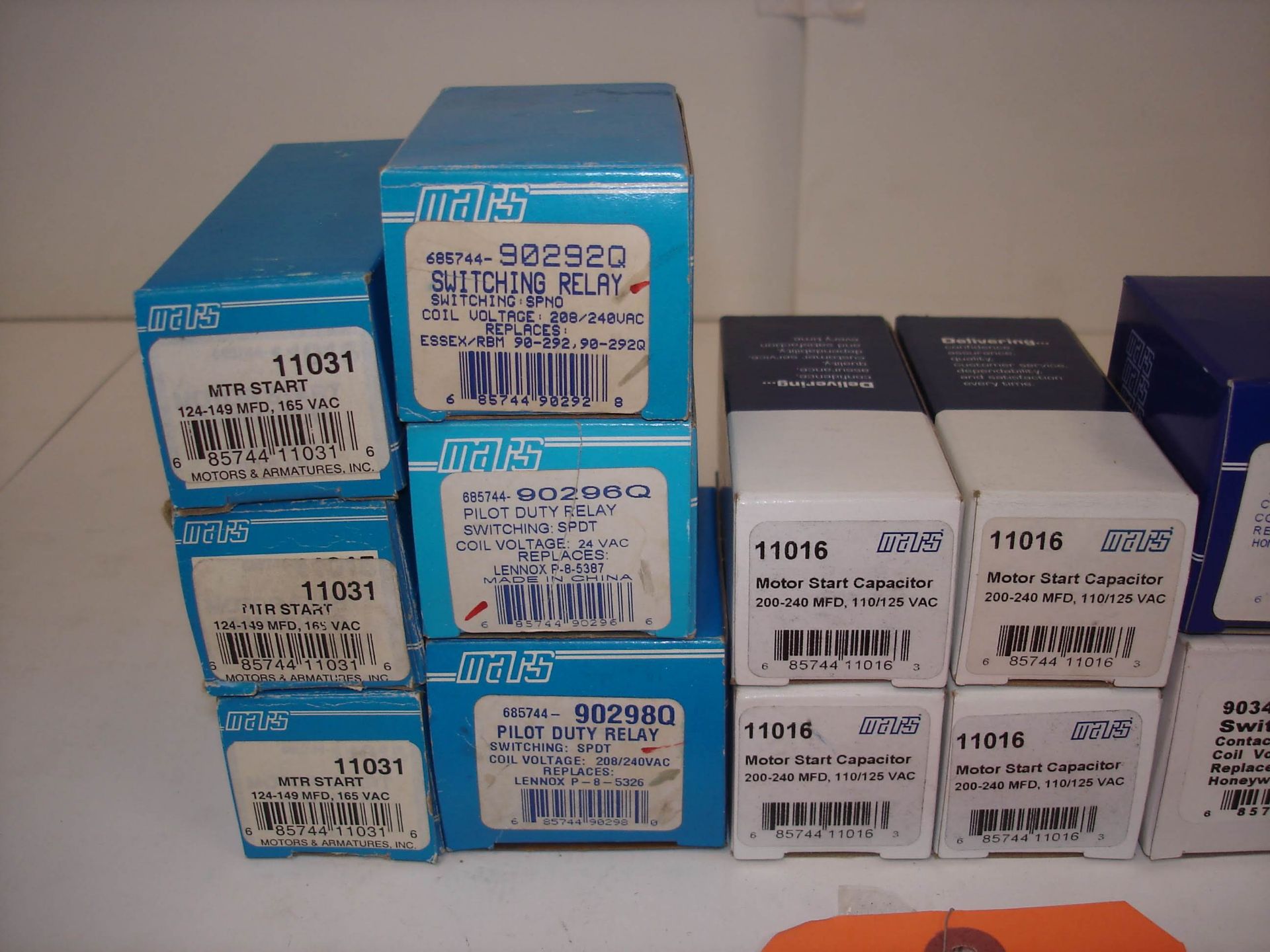 (13) MISC MARS CAPACITORS AND MORE: MARS 11016 AND ALL OTHER ITEMS INCLUDED IN PHOTOS! - Image 2 of 2