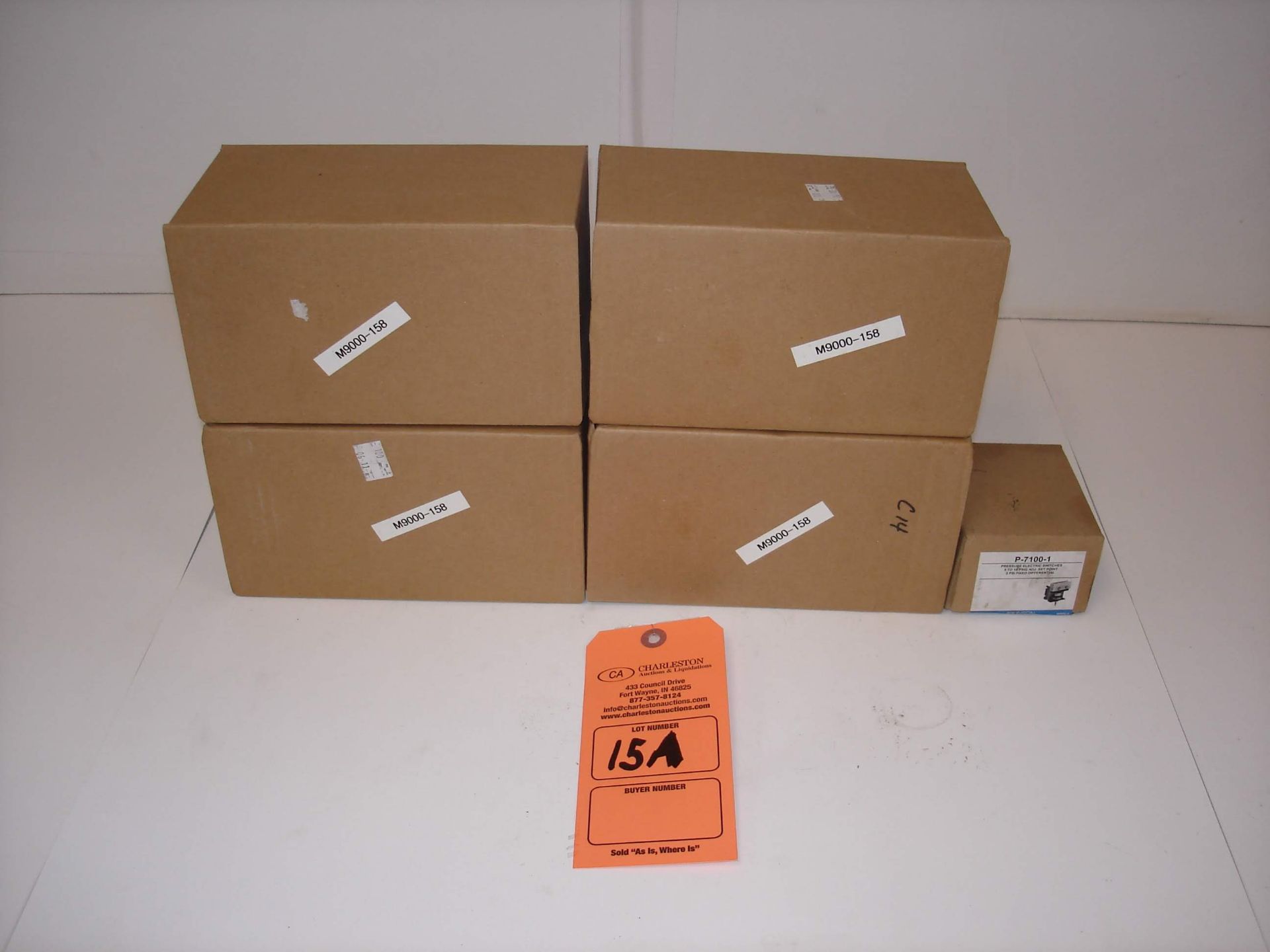 (5) MISC JOHNSON CONTROLS KITS AND MORE: JOHNSON CONTROLS P-7100-1 AND ALL OTHER ITEMS INCLUDED IN