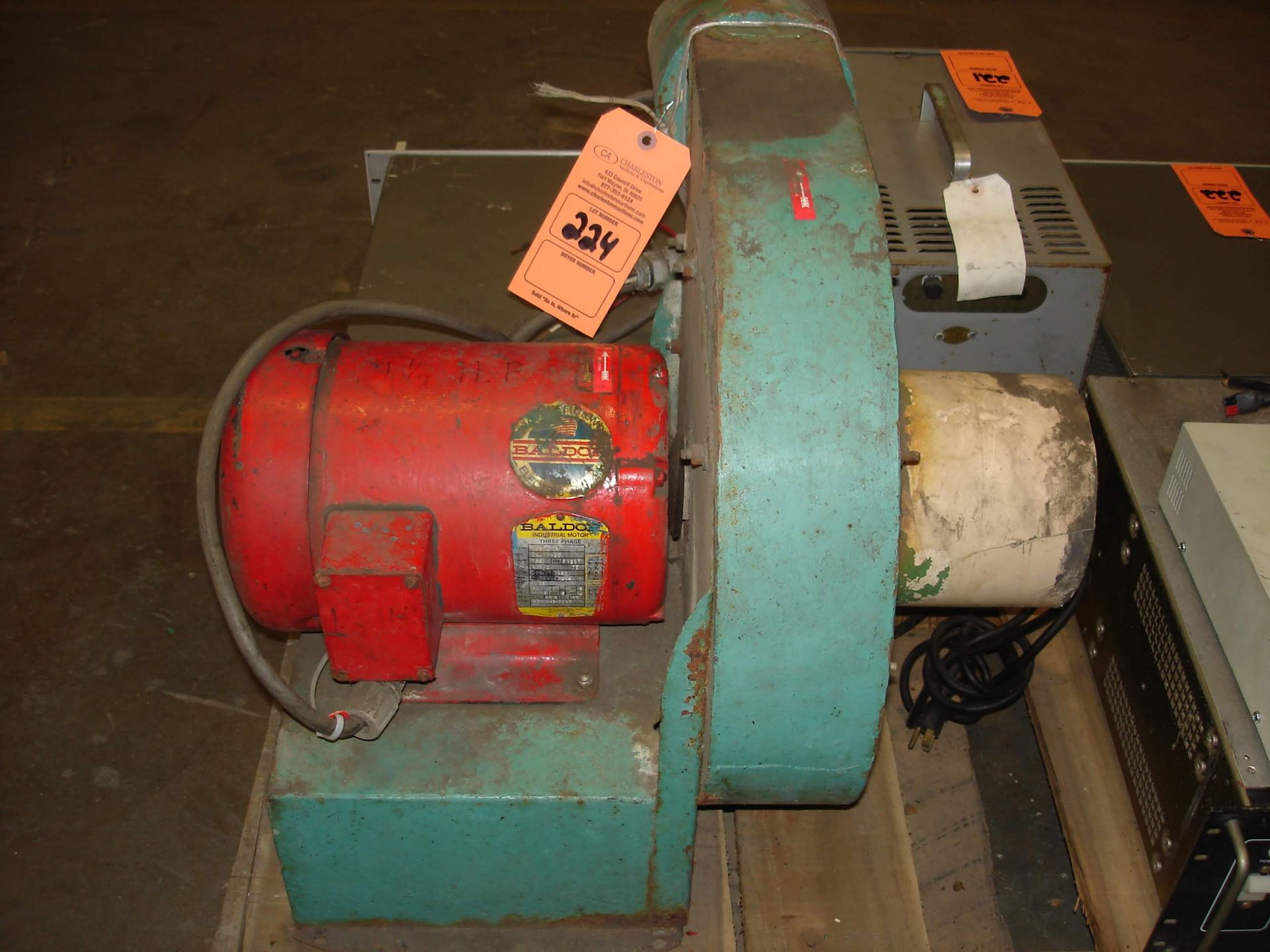 (1) BLOWER UNIT WITH BALDOR MOTOR M3606 1 1/2HP 1125RPM REFER TO PHOTOS!