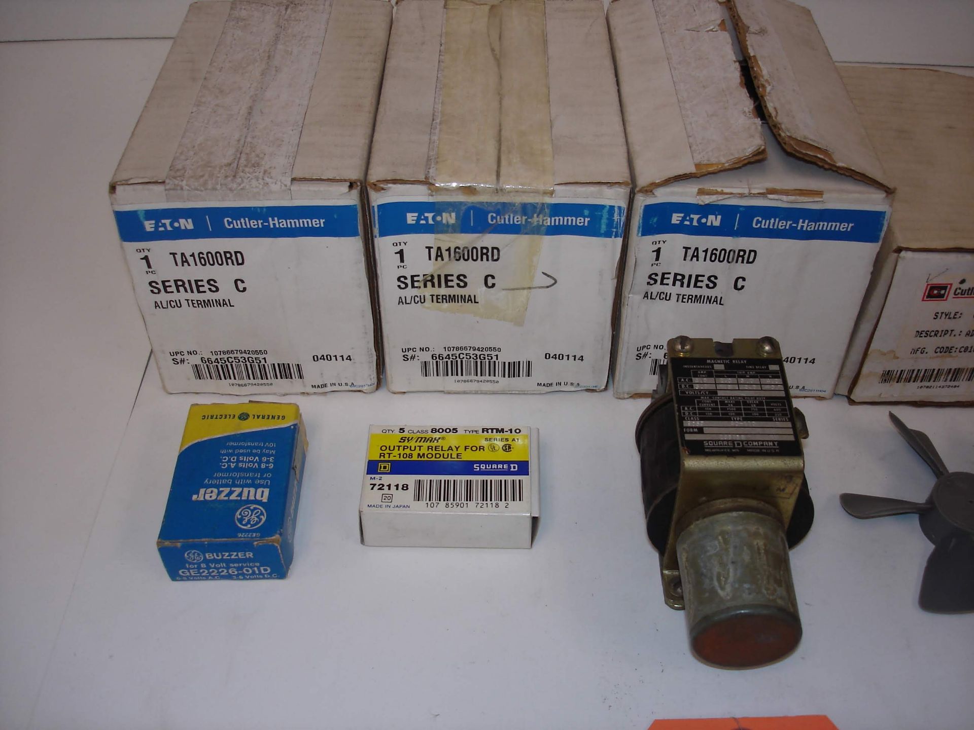 (10) MISC BRANDED ELECTRICAL PARTS: EATON CUTLER HAMMER TA1600RD AND ALL OTHER ITEMS INCLUDED IN - Image 2 of 2