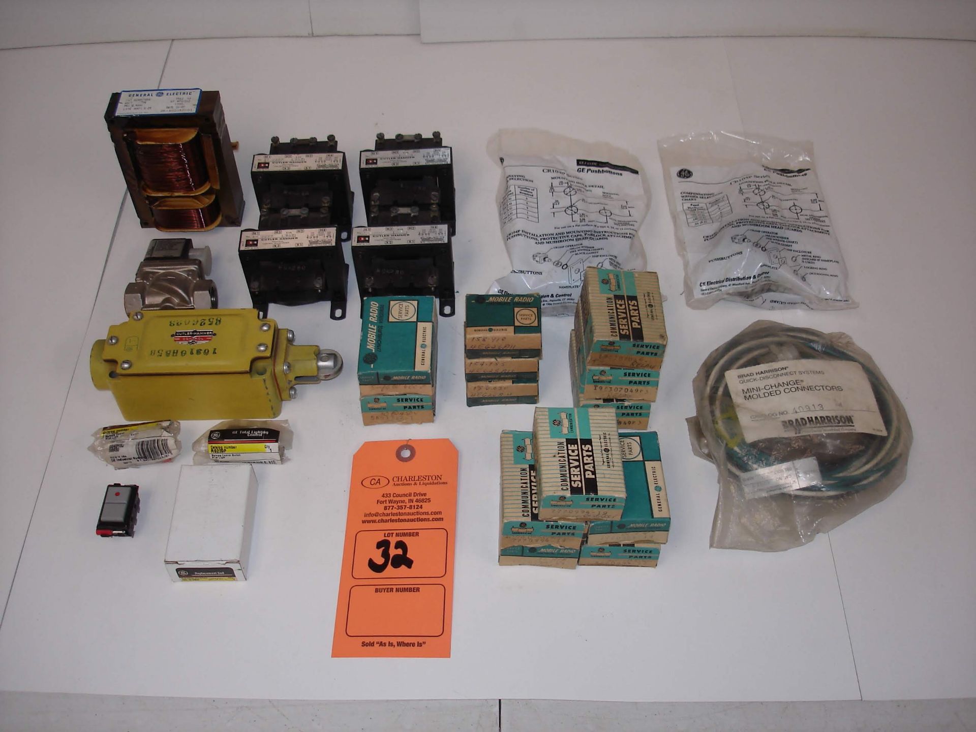 (25+) MISC BRANDED INDUSTRIAL SERVICE ELECTRONIC PARTS: GENERAL ELECTRIC GEJ-6149C PUSH BUTTON