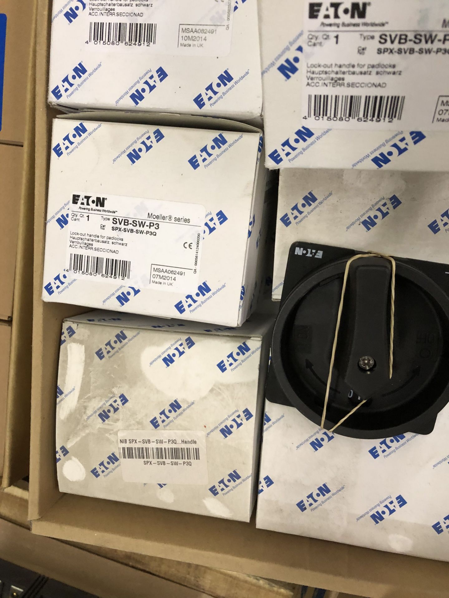 PALLET OF (APPROX. 90) EATON PADLOCK LOCKOUT HANDLES MODEL-SUB-SW-P3 (30) EATON ELCRS-485 ADAPTER ( - Image 4 of 6