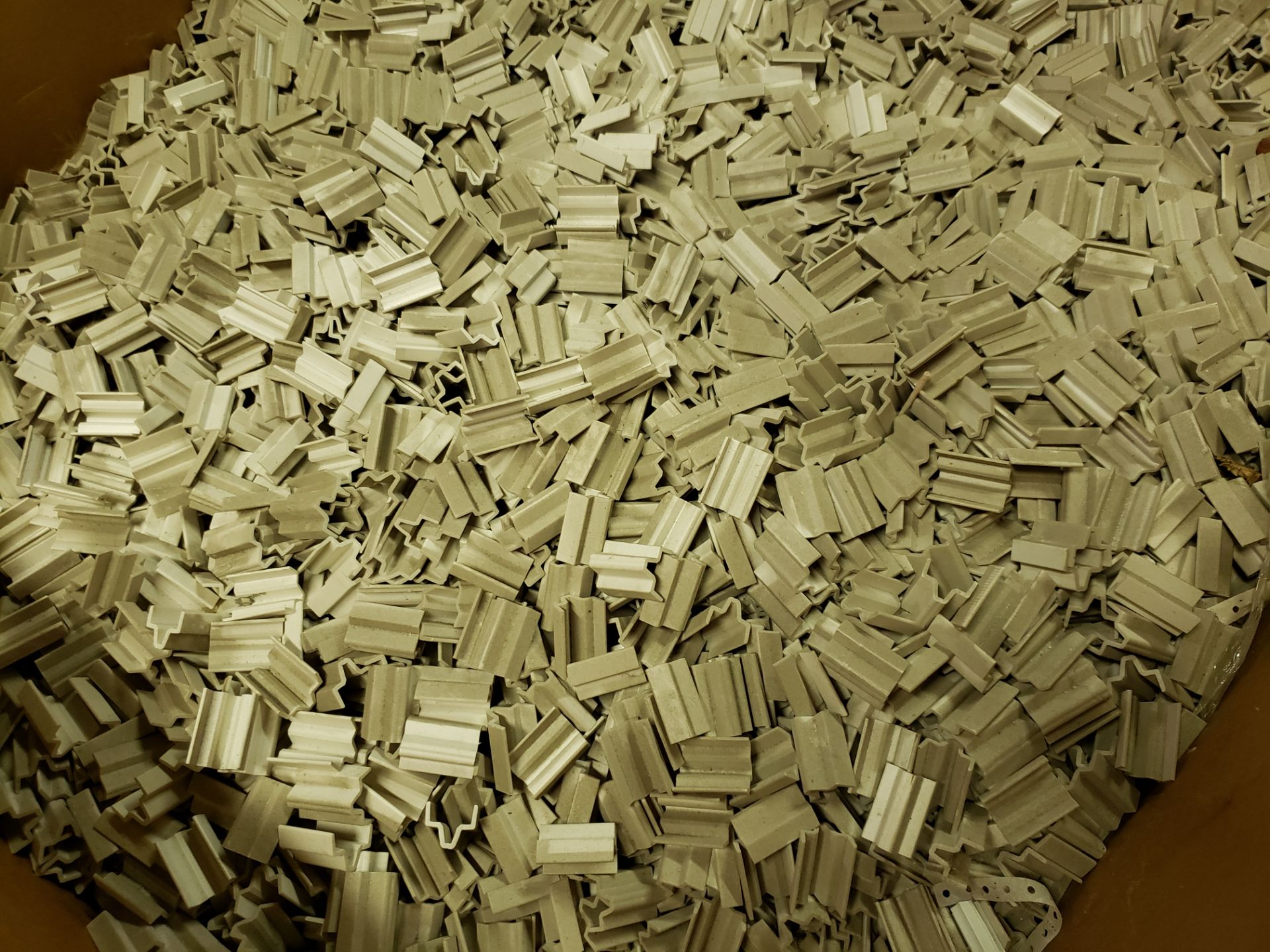 (2) PALLETS OF STOPS (APPROX. 21,000 PIECES) - Image 2 of 3