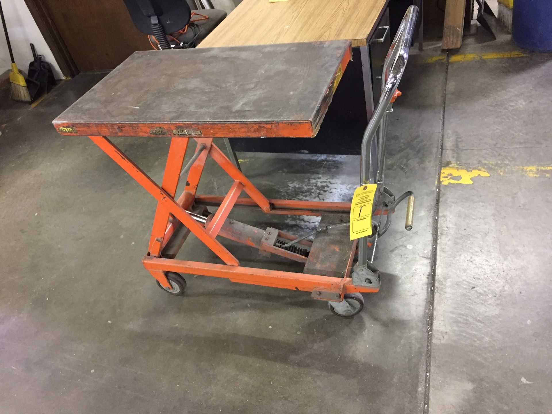 FOOT PUMP LIFT CART