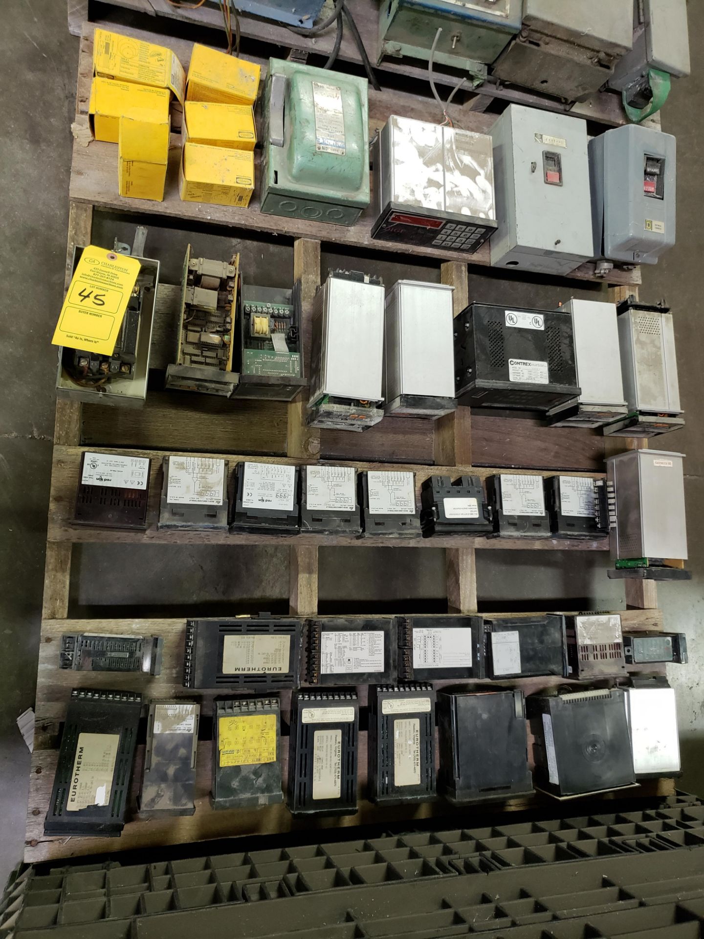 PALLET OF VARIOUS CONTROLS - Image 2 of 10