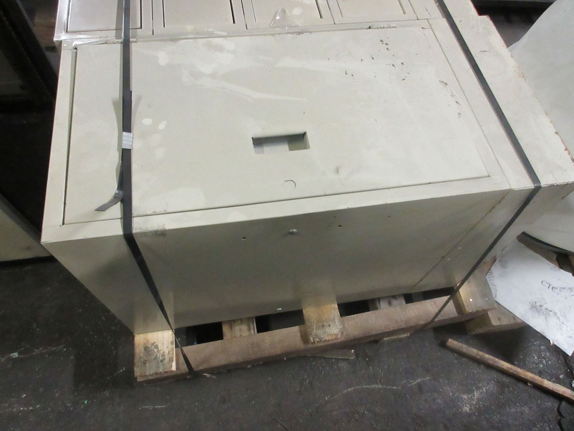 Old, small filing cabinets Sold as is Handling fees $0-$25 (located at 219 Murray Street, Fort - Image 2 of 2