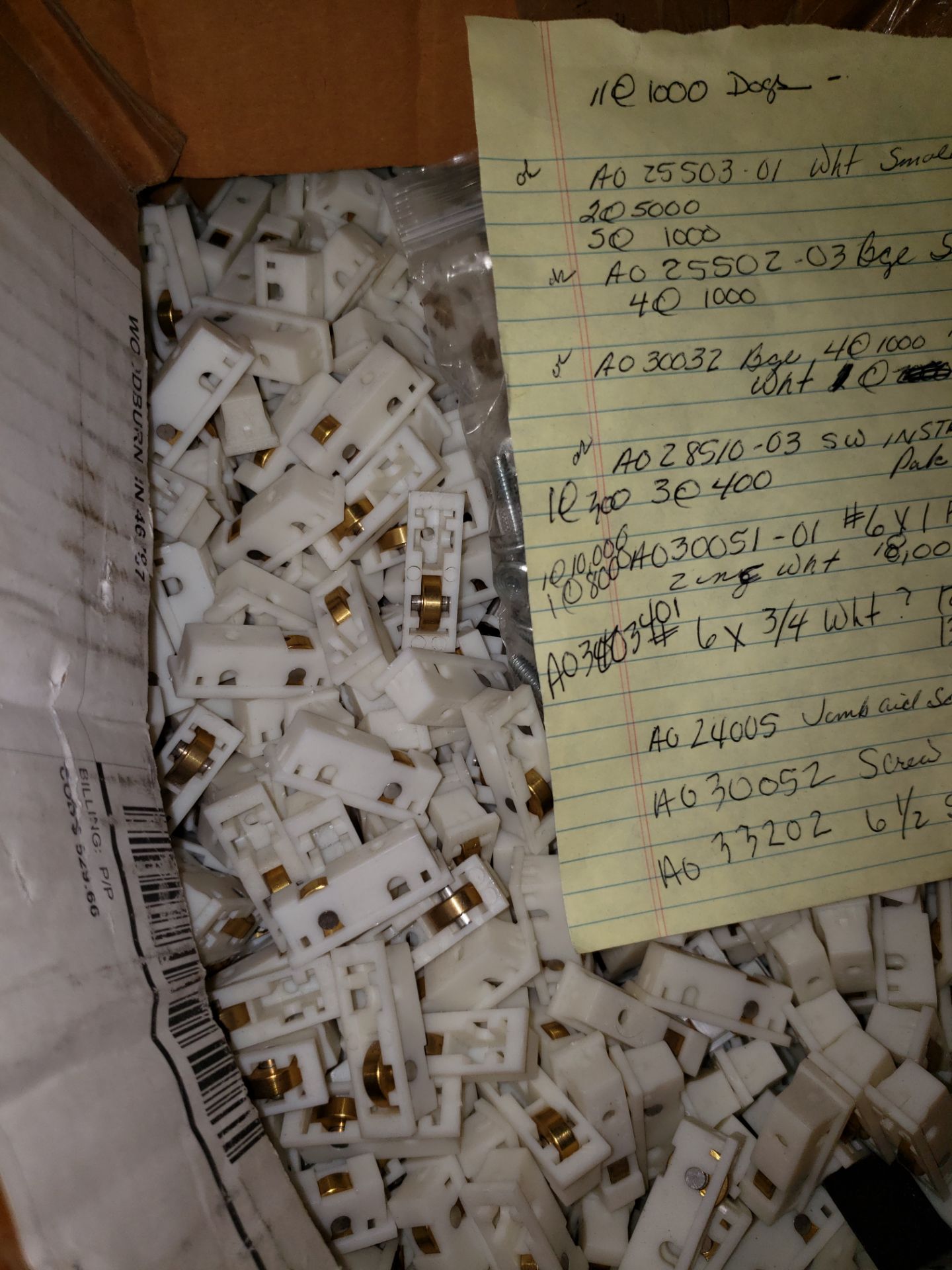 PALLET OF MISC. SCREWS & FASTENERS - Image 4 of 5