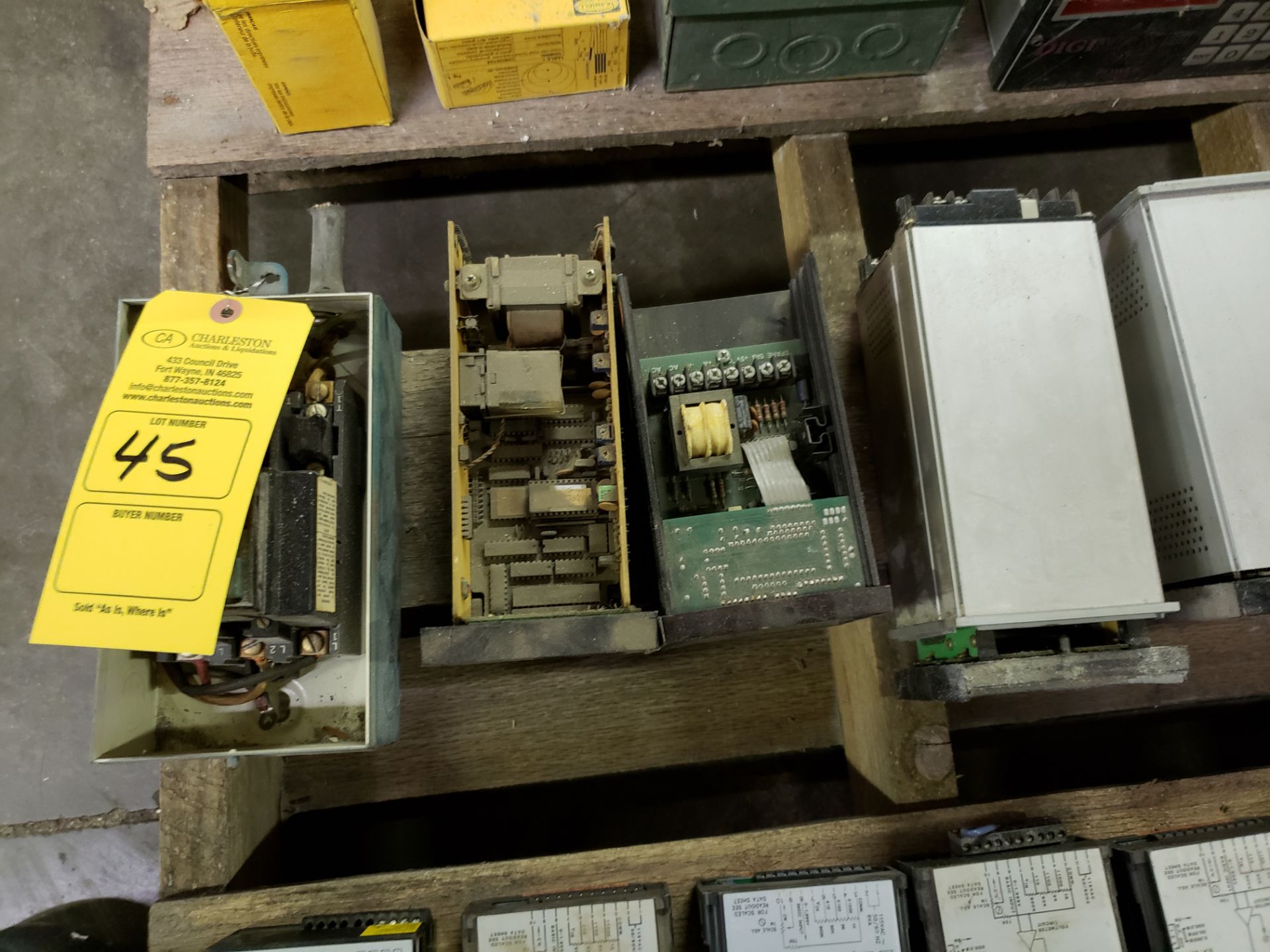 PALLET OF VARIOUS CONTROLS - Image 5 of 10