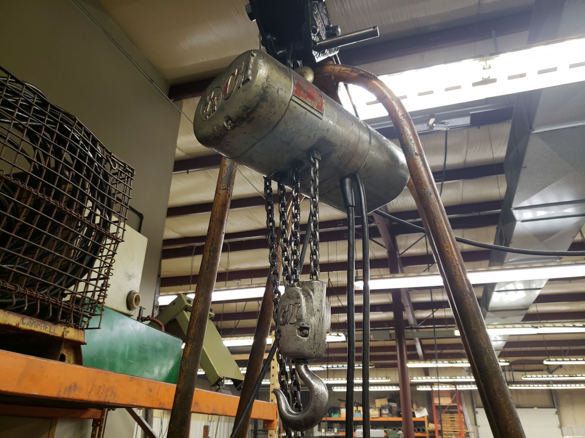 ½ TON CRANE W/LOADSTAR ½ TON ELECTRIC CHAIN HOIST (LOCATED AT:3919 ENGLE ROAD, FORT WAYNE, IN - Image 2 of 2