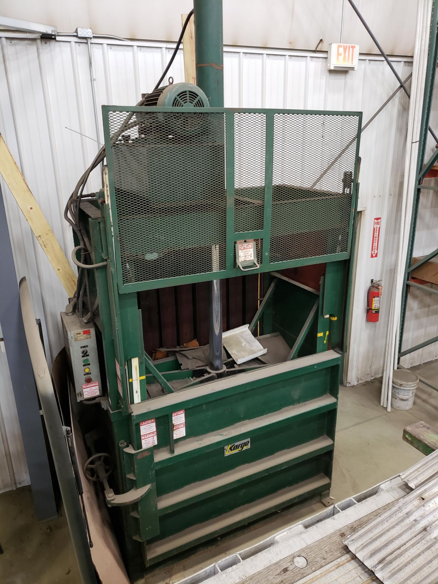 KARGO CARDBOARD BALER, MODEL S6000, 10 HP, S#B90002 (LOCATED AT: 1171 GRILL ROAD VANWERT OH 45891)