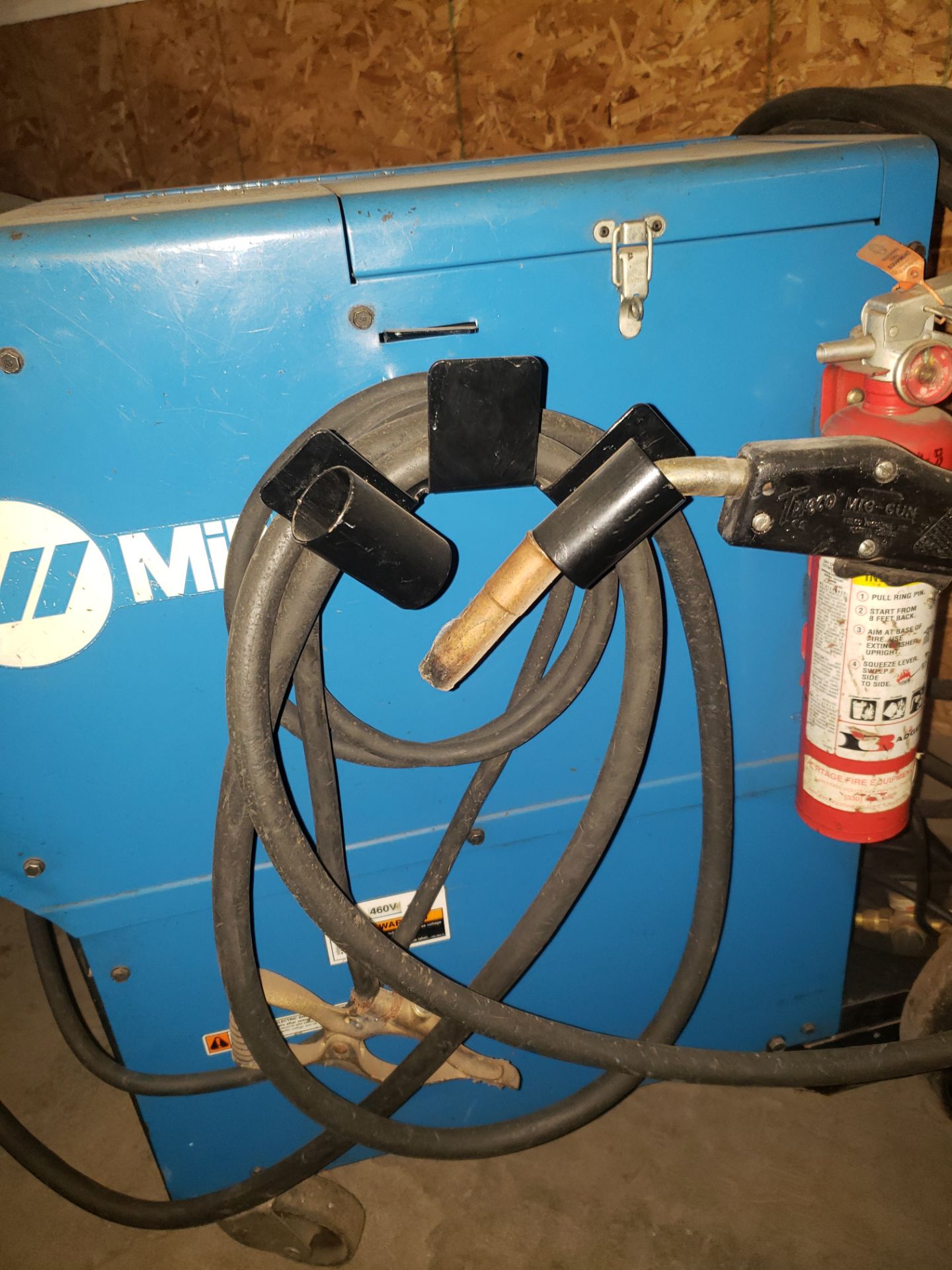 MILLER MILLERMATIC 350P WELDER S#LG131565B 200/230/460 60HZ/1PH - Image 4 of 5