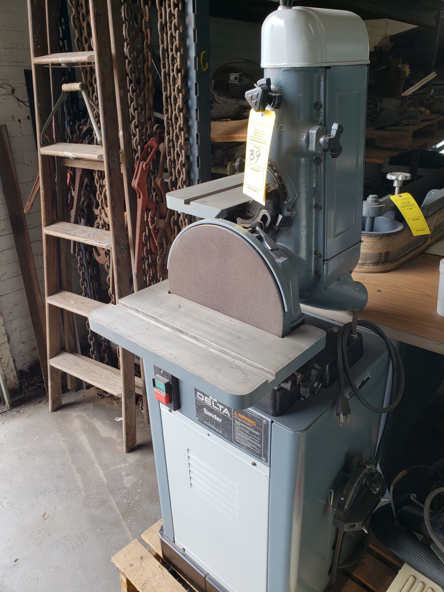 DELTA BELT & DISC SANDER CAT#52-611 S#95B16415 12" DISC; 6" X 48" BELT; 1½HP/1PH - Image 2 of 4