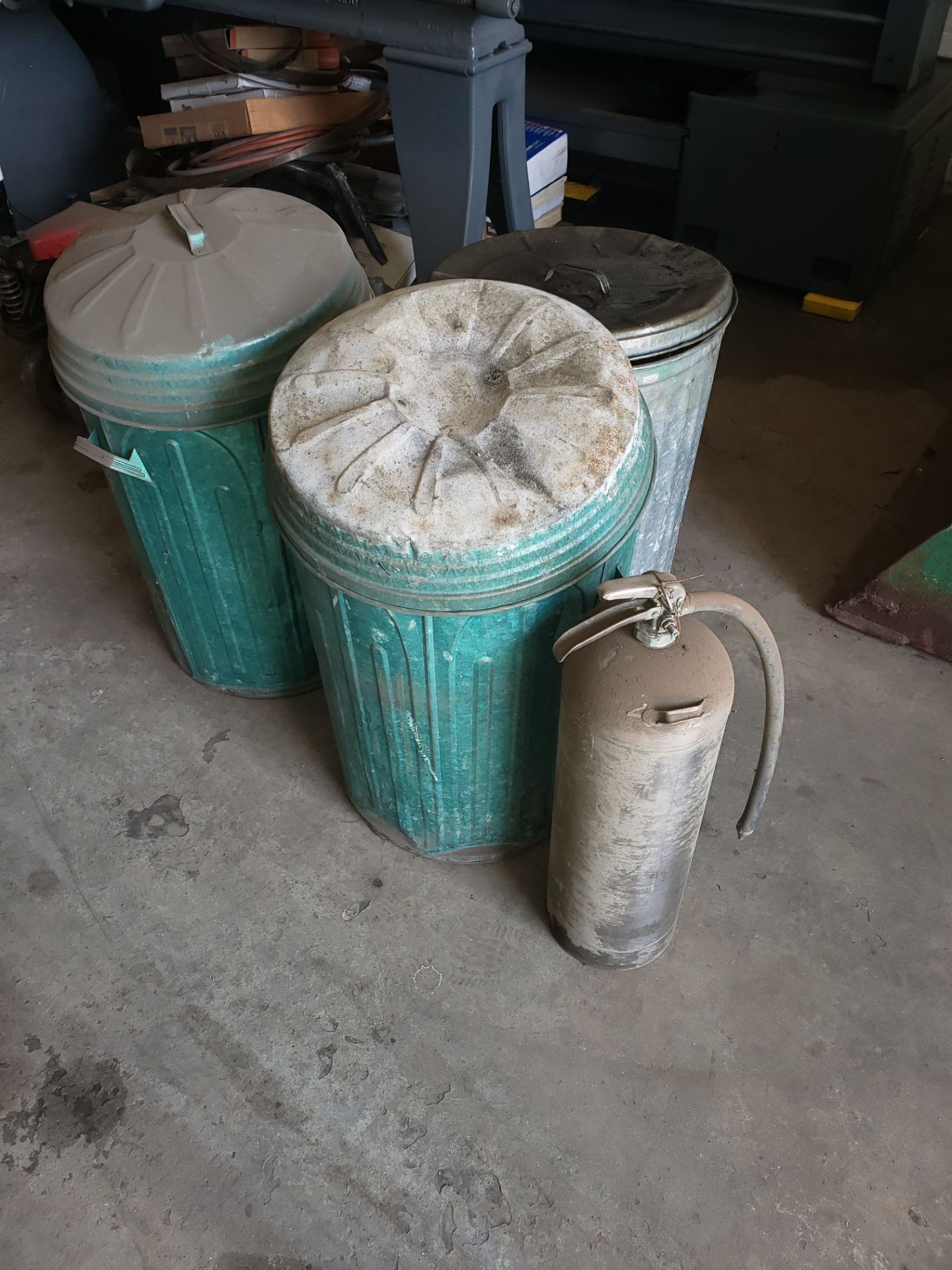 (4) TRASH CANS