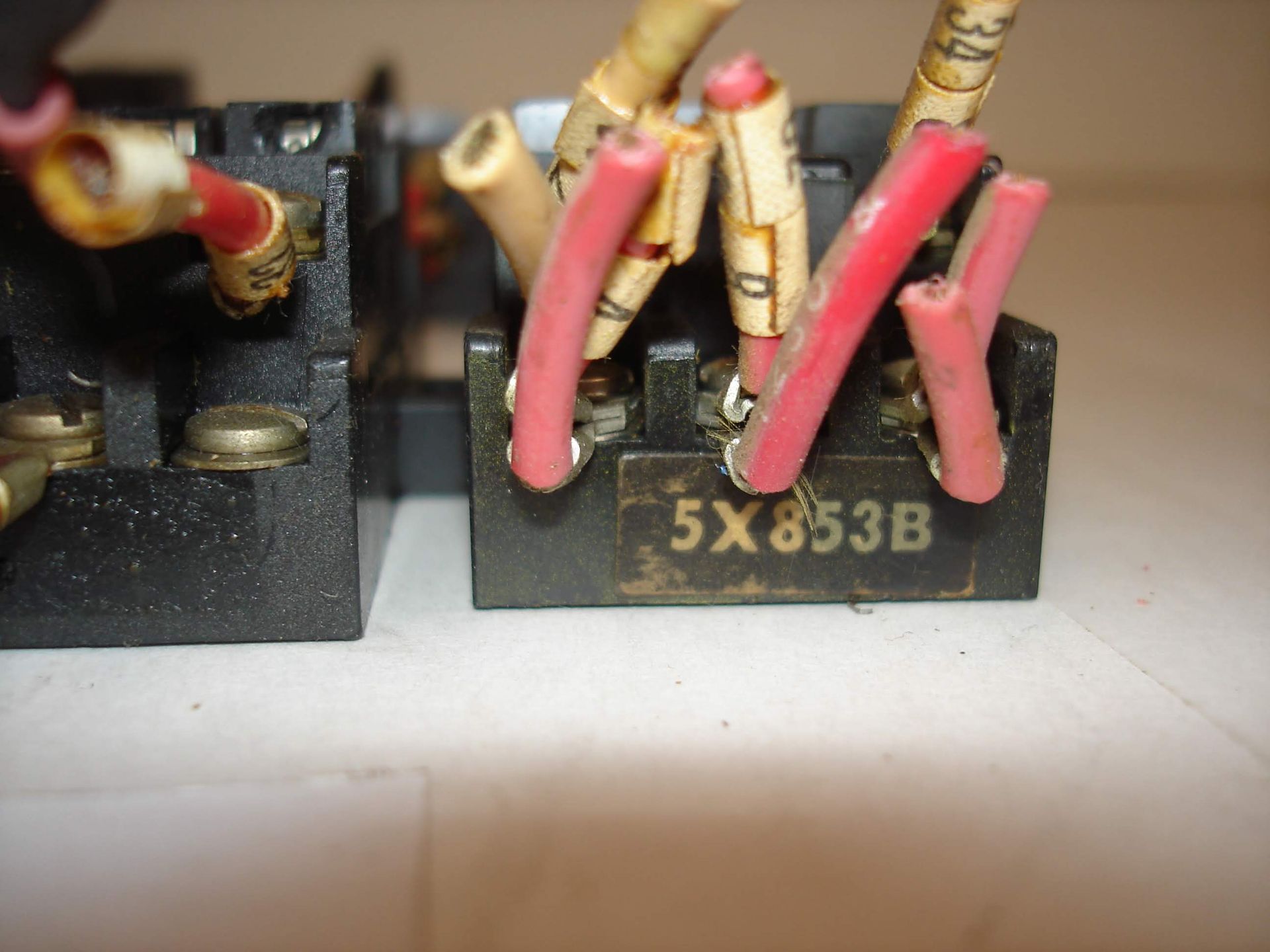 (22) MISC BRANDED RELAYS AND MORE: DAYTON 5X841 AND ALL OTHER ITEMS INCLUDED IN PHOTOS! (LOCATED AT: - Image 5 of 8