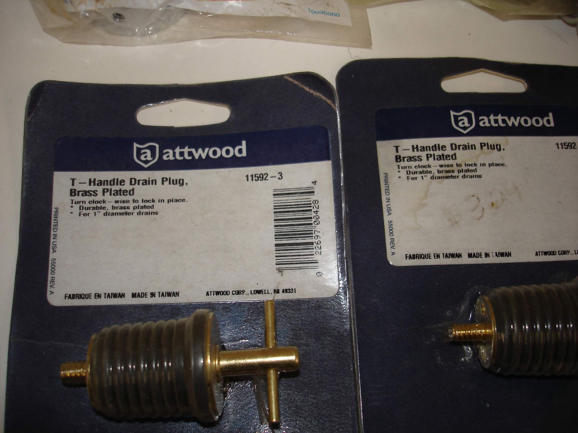 (15+) MISC BRANDED PLUMBING ITEMS: ATTWOOD DRAIN PLUG 11592-3, ZURN, ACE TANK LEVER, T&S SPINDLE - Image 2 of 10