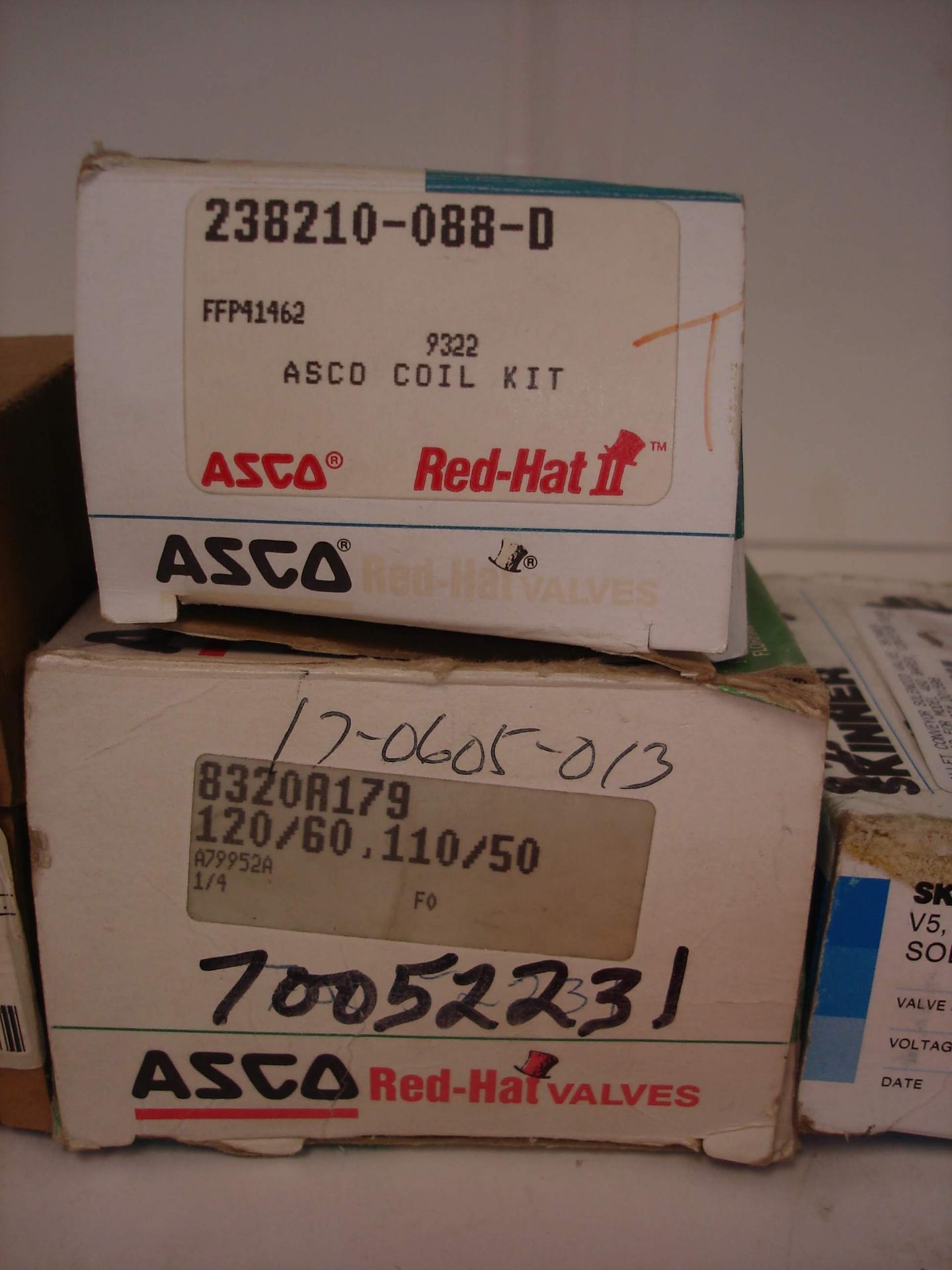 (6) NEW MISC BRANDED VALVES AND COILS: ASCO 238210-088-D AND ALL OTHER ITEMS INCLUDED IN PHOTOS! ( - Image 3 of 5