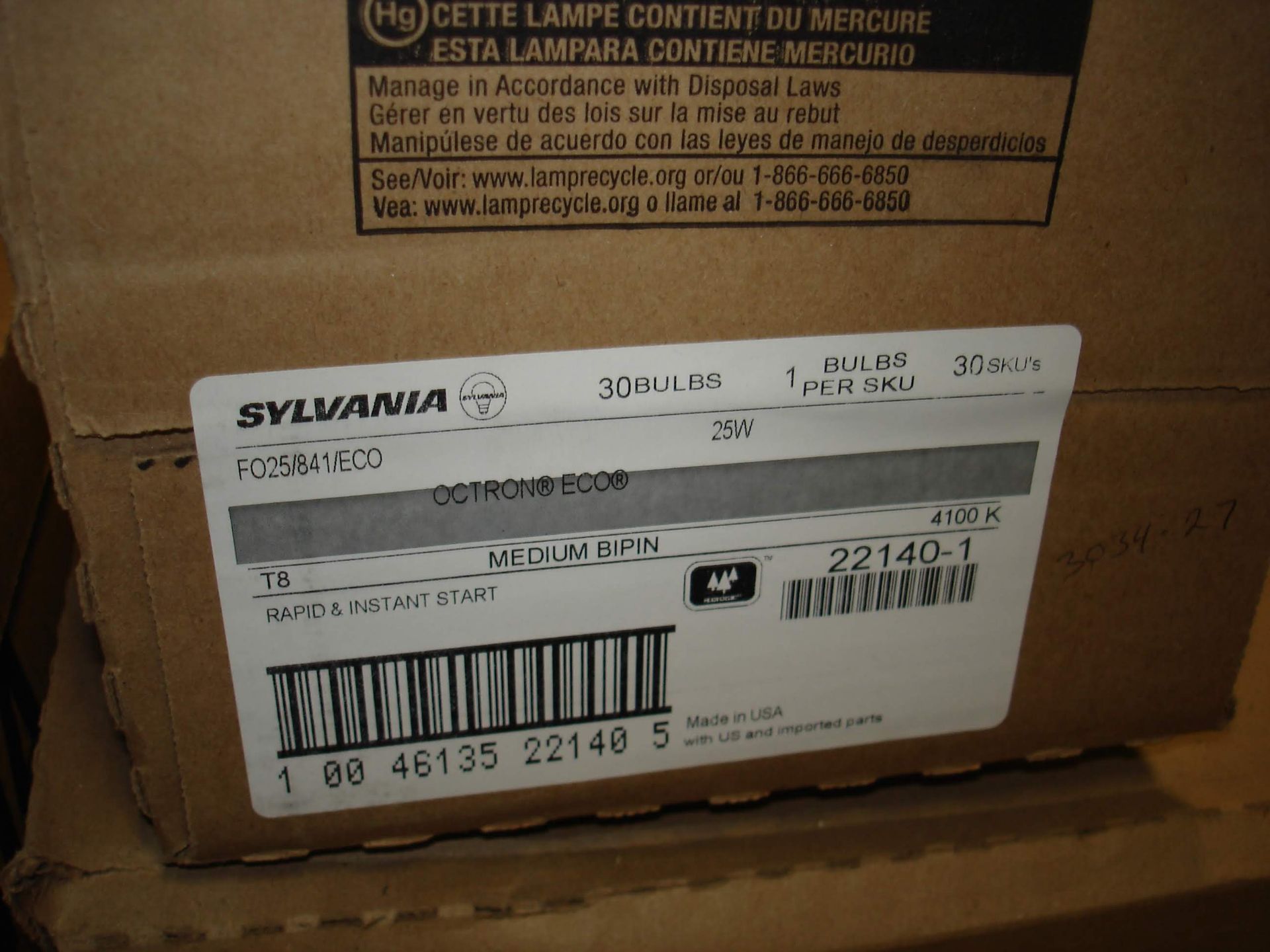 (PALLET) MISC UNUSED LIGHT BULBS: PHILIPS 423194, SYLVANIA F96T12/CW/HO/COLD TEMP, SYLVANIA F60T12/ - Image 13 of 15