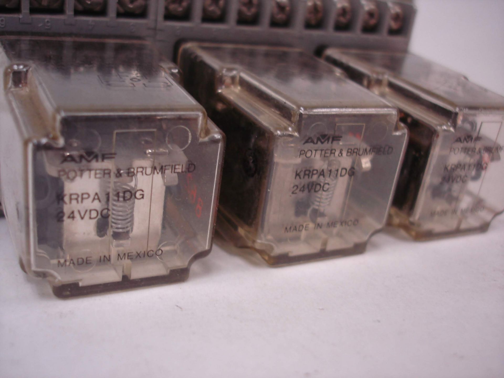 (22) MISC BRANDED RELAYS AND MORE: DAYTON 5X841 AND ALL OTHER ITEMS INCLUDED IN PHOTOS! (LOCATED AT: - Image 7 of 8