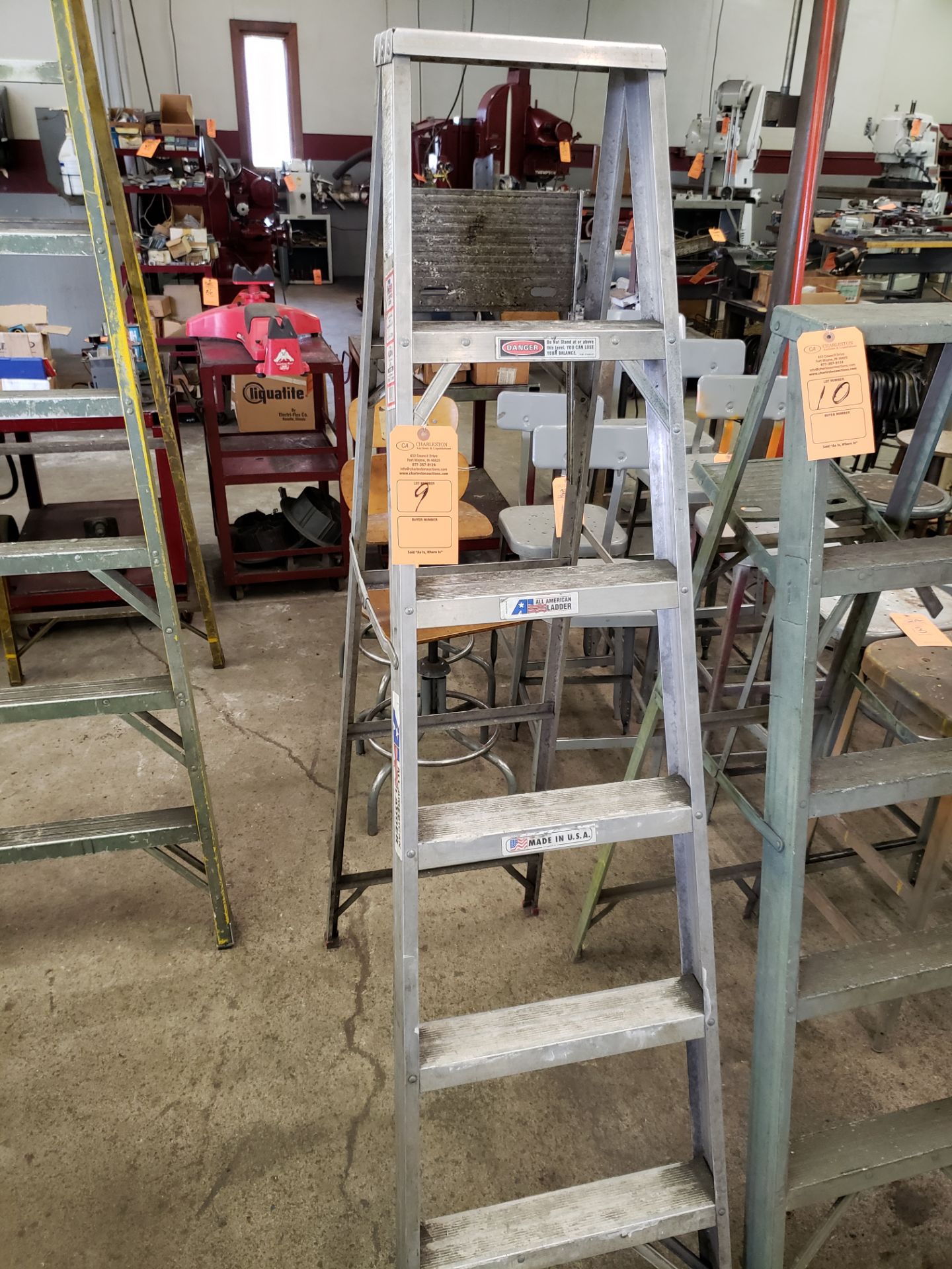 6' ALUMINUM LADDER