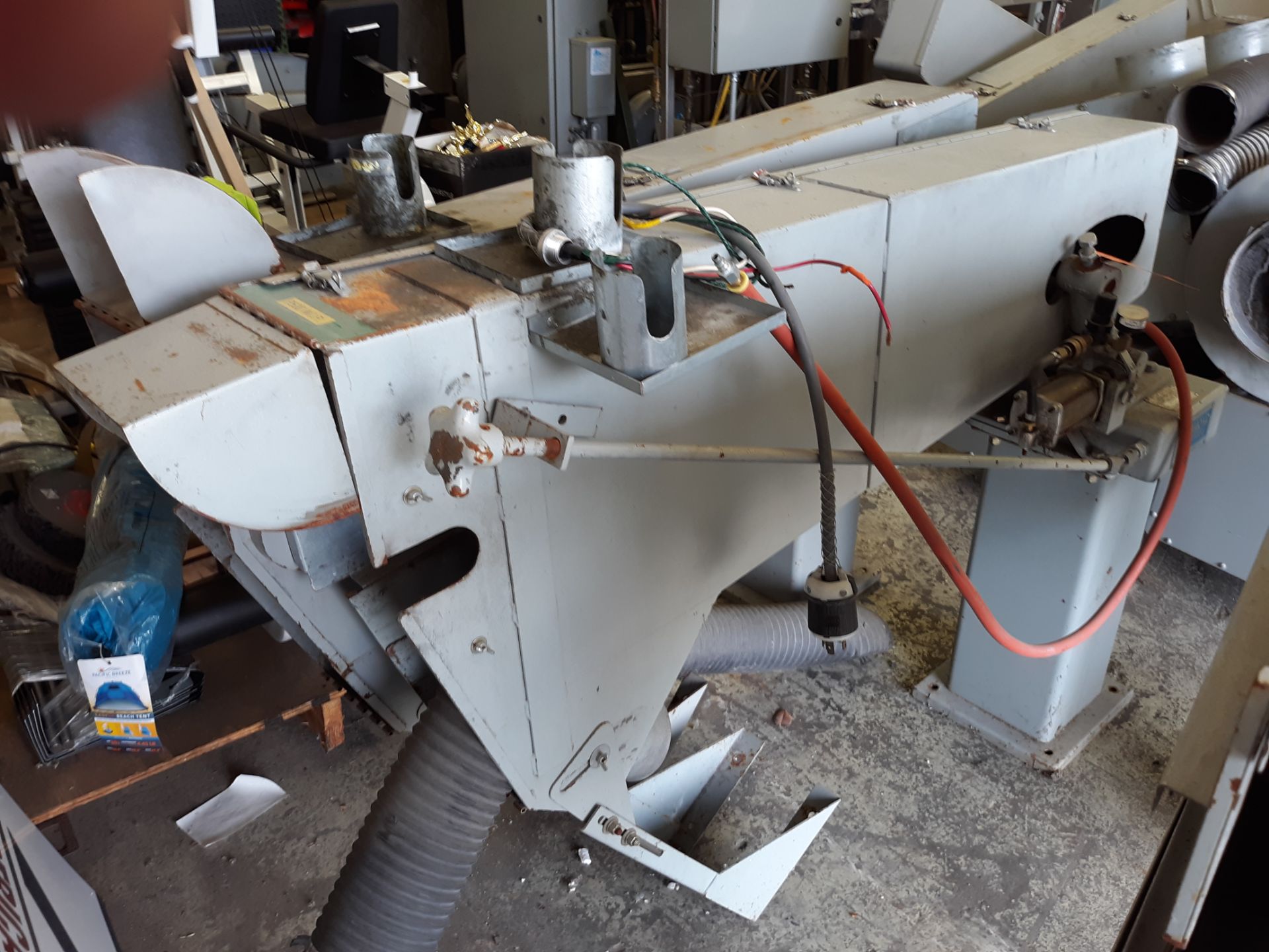 HAMMOND ABRASIVE BELT GRINDER MODEL-6A-LH S#2682 (LOCATED AT: 433 COUNCIL DRIVE, FORT WAYNE, IN - Image 2 of 3