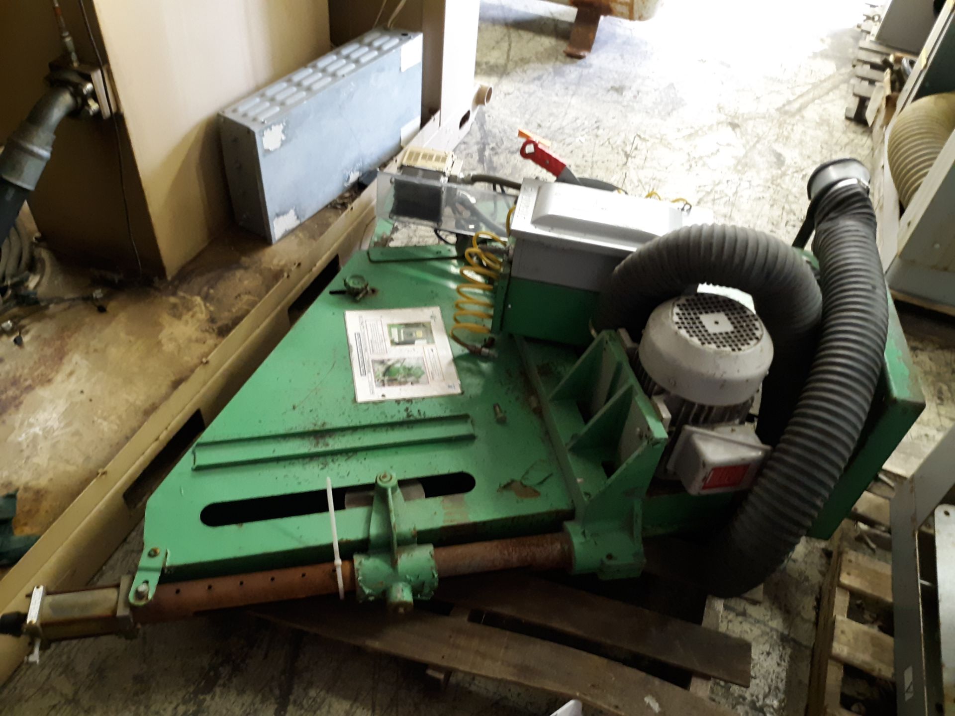 HAMMOND ABRASIVE BELT GRINDER MODEL-UBG-132 S#3561 3PH/3PH (LOCATED AT: 433 COUNCIL DRIVE, FORT - Image 2 of 3