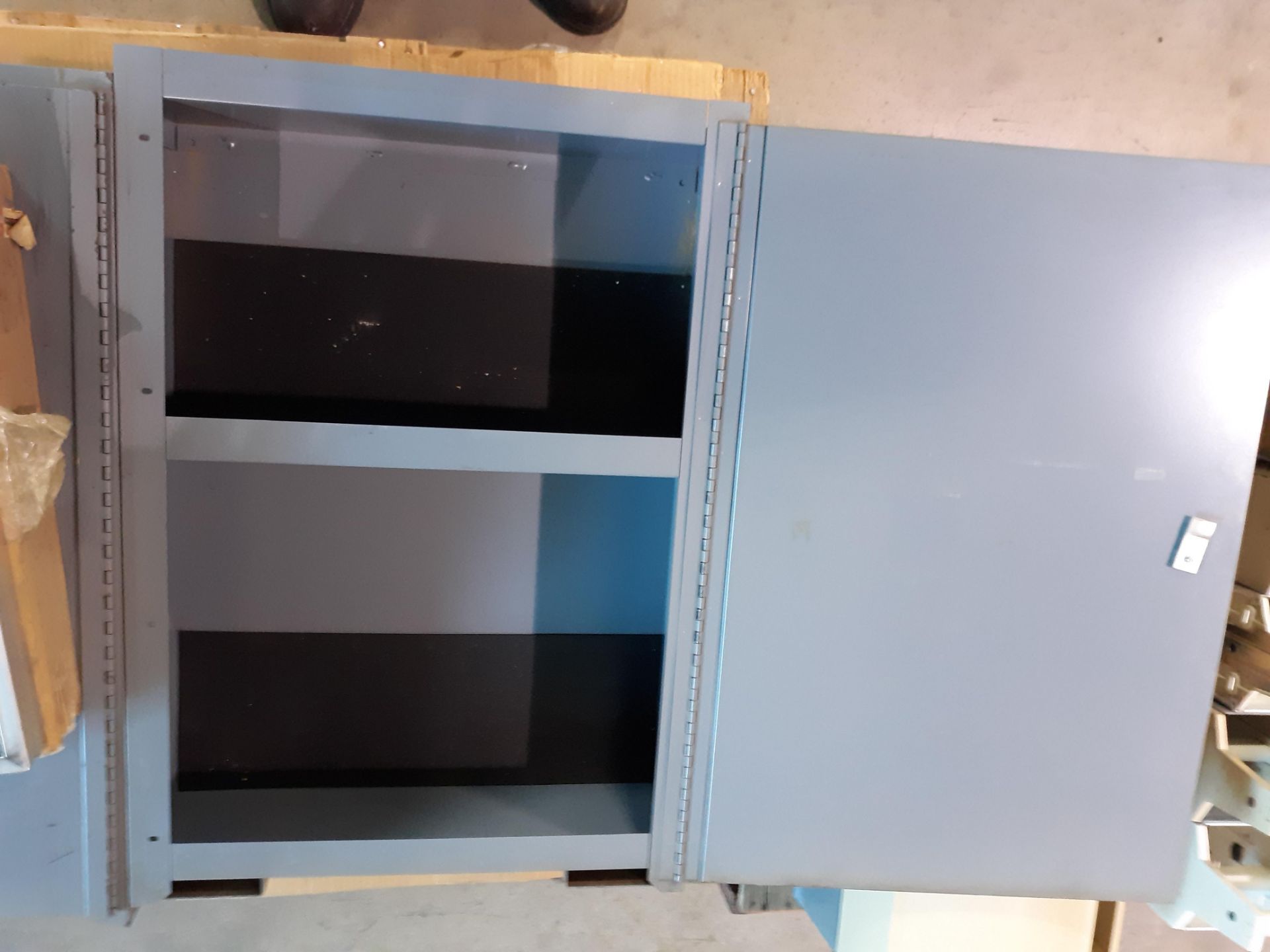 (2) CABINETS (2) FILTERS (LOCATED AT: 570 S. MAIN STREET, CHURUBUSCO, IN 46723) RIGGING FEE: $10 - Image 2 of 3