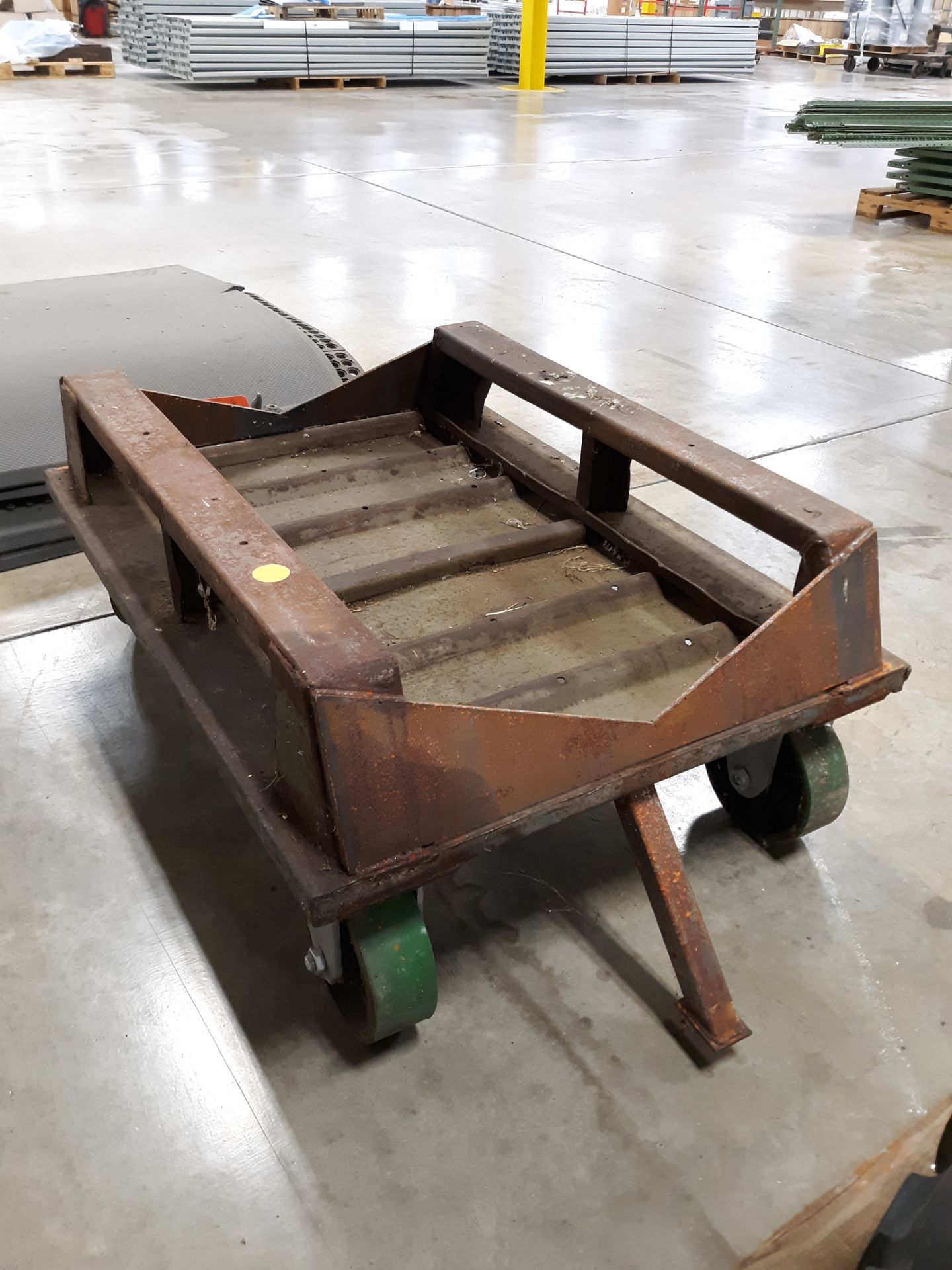 STEEL CART (LOCATED AT: 570 S. MAIN STREET, CHURUBUSCO, IN 46723) RIGGING FEE: $10 - Image 2 of 2