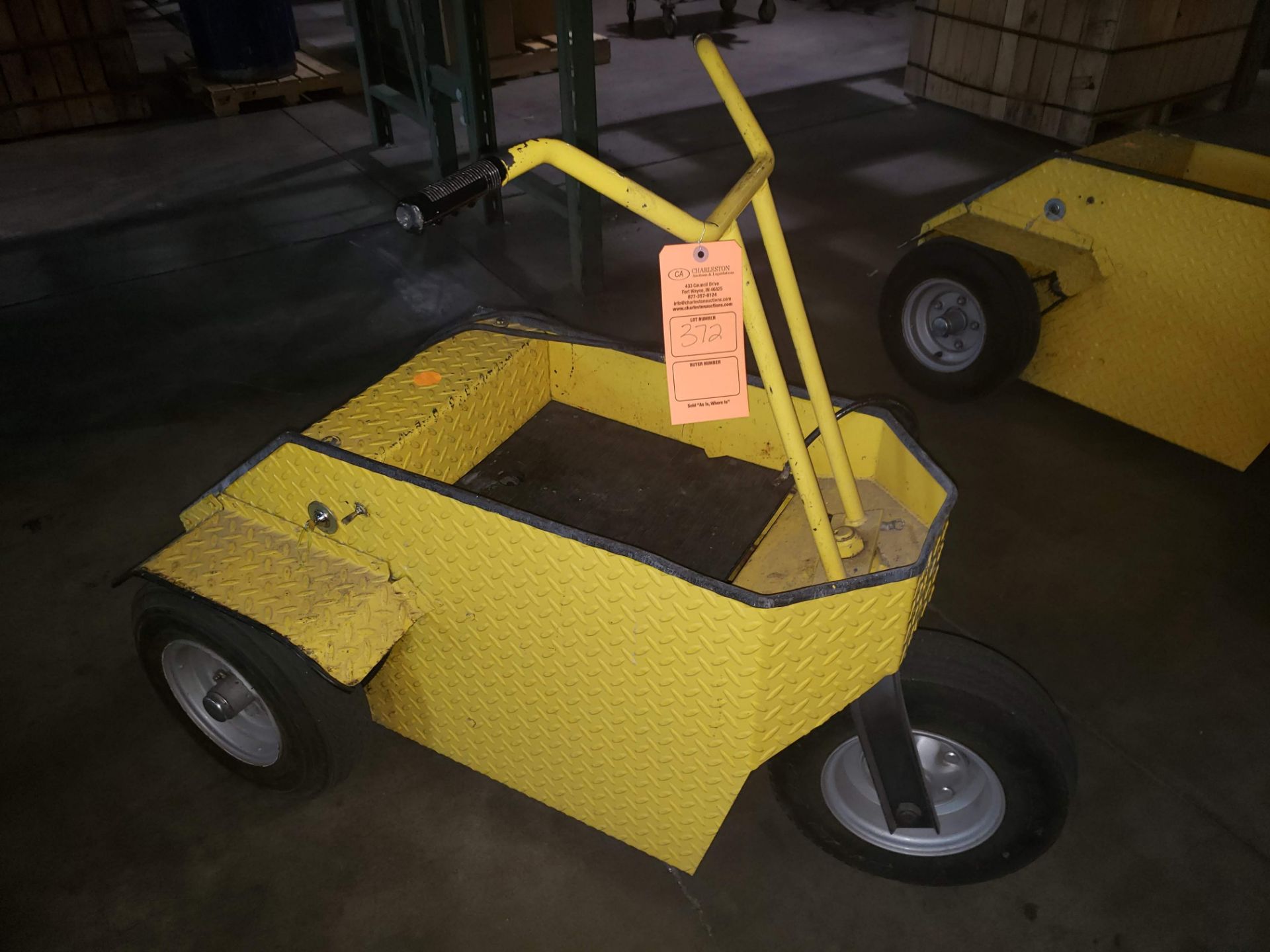 ELECTRIC VEHICLES INC. PERONELL CART 12 VOLT (RUNS-NEEDS BATTERY & CHARGER); RIGGING FEE: $10