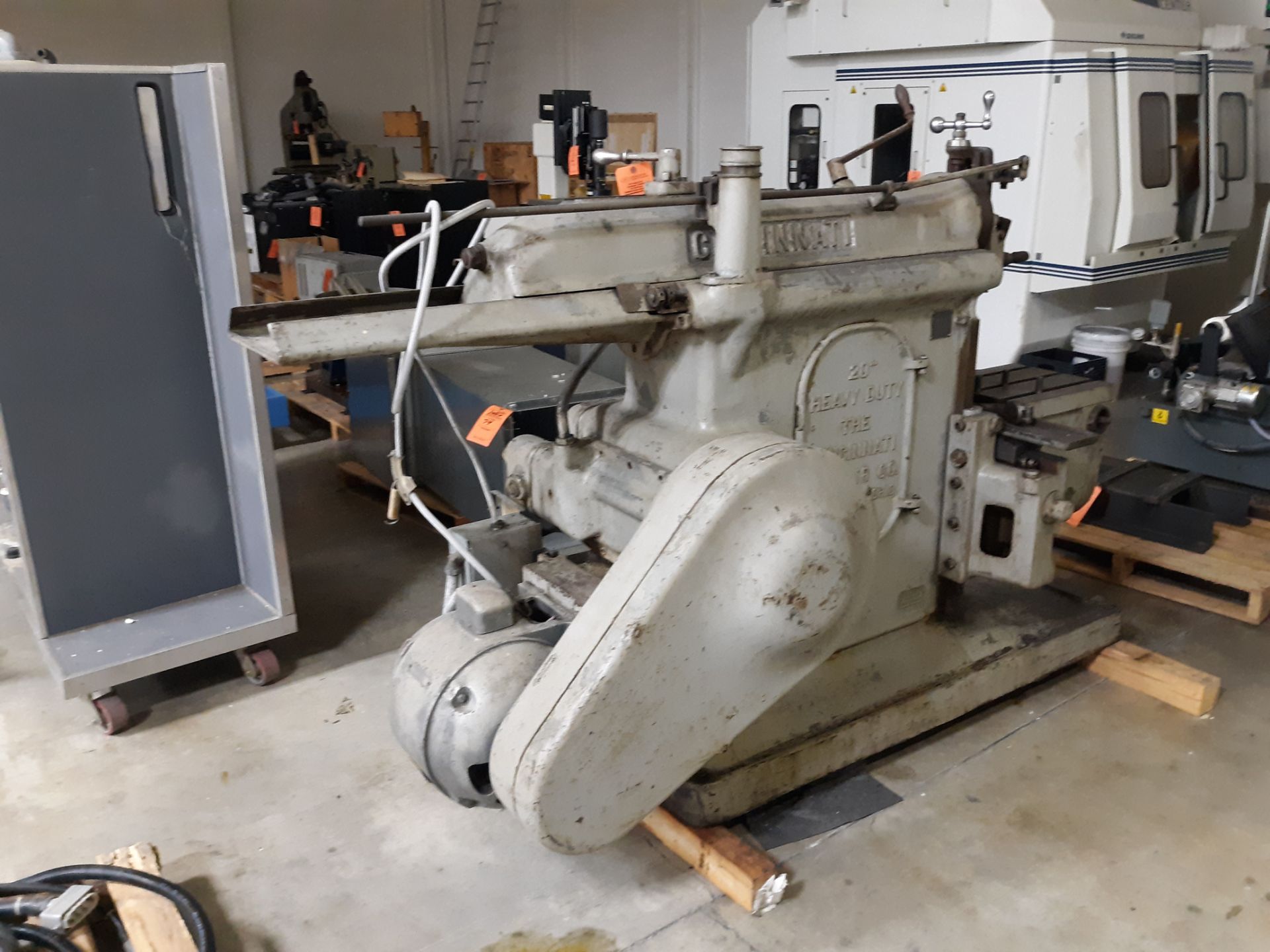 CINCINNATI 20" HEAVY DUTY SHAPER(LOCATED AT:570 S. MAIN STREET CHURUBUSCO, IN 46723 RIGGING FEE:$25 - Image 2 of 4