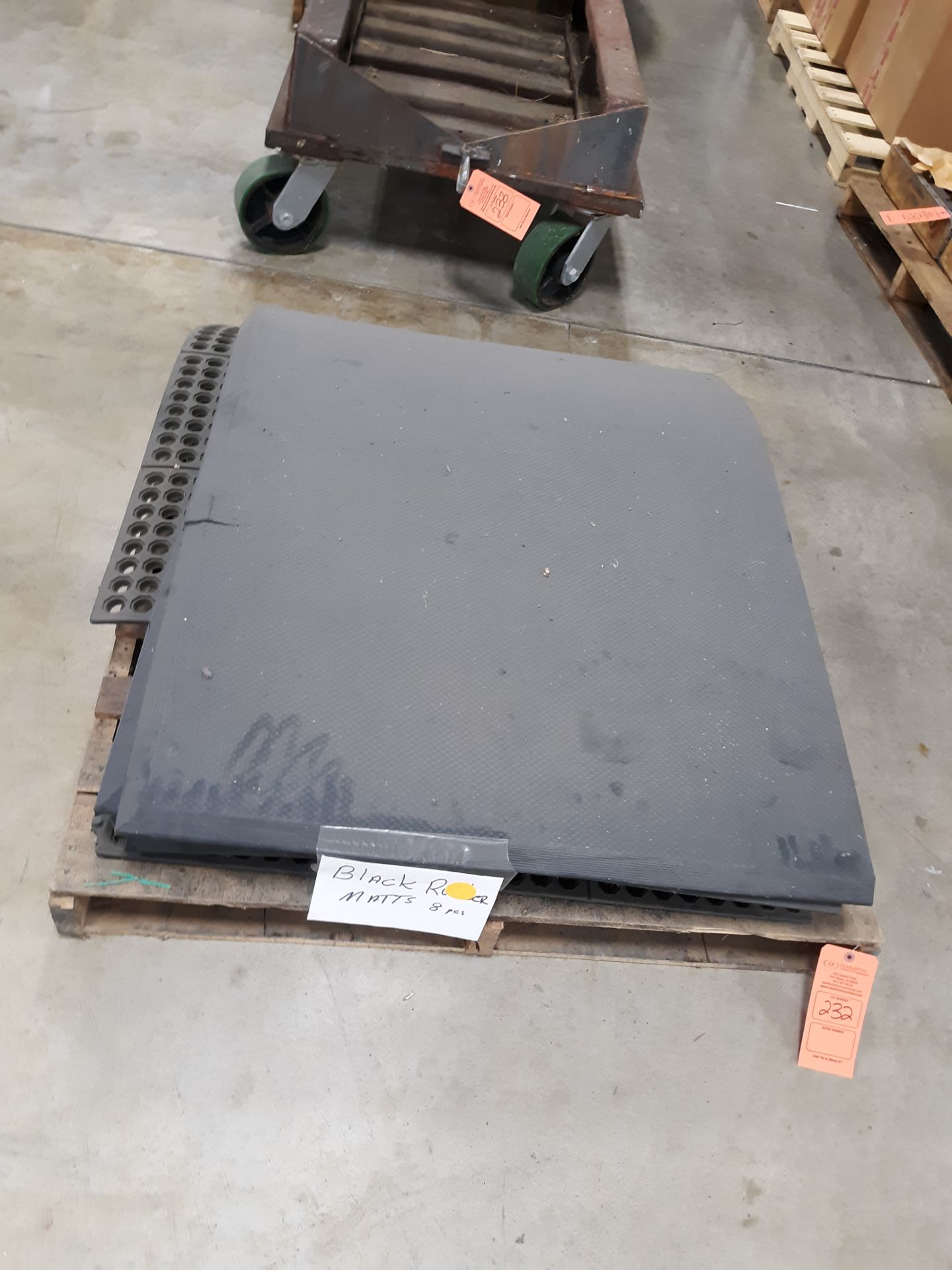 PALLET OF FATIGUE MATS (LOCATED AT: 570 S. MAIN STREET, CHURUBUSCO, IN 46723) RIGGING FEE: $10