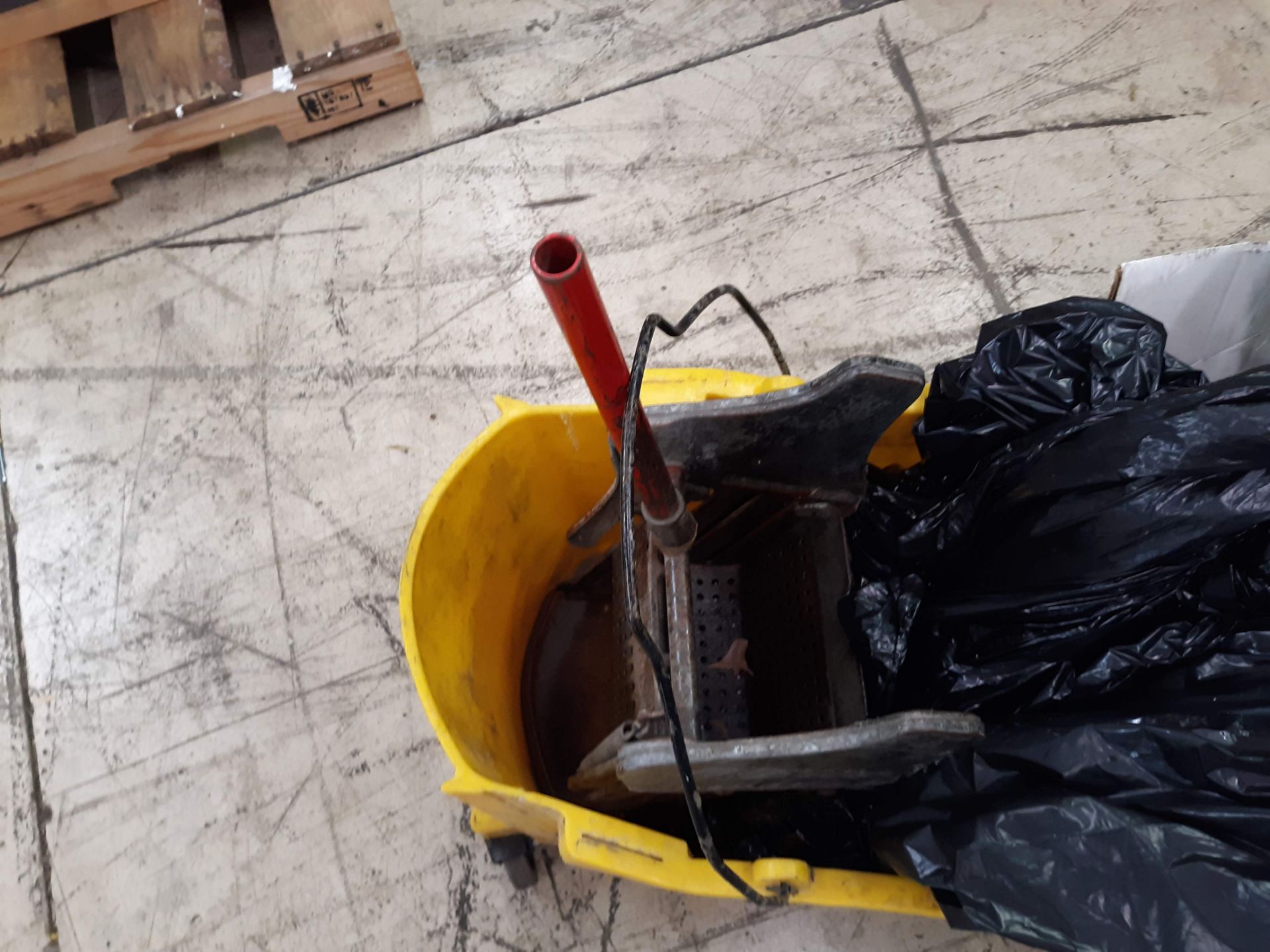 MOP BUCKET W/ RINGER & PUSH BROOMS (LOCATED AT: 432 COUNCIL DRIVE, FORT WAYNE, IN 46825) - Image 2 of 3