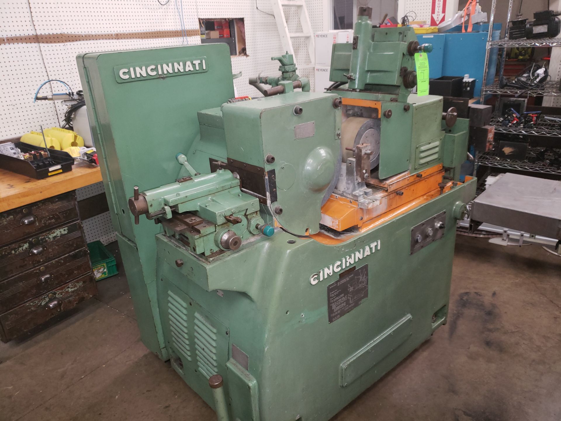 1962 CINCINNATI NO. 4 CENTERLESS GRINDER S#1M4H5L-31 220V/3PH/60HZ (LOCATED AT: 432 COUNCIL DRIVE, - Image 2 of 3