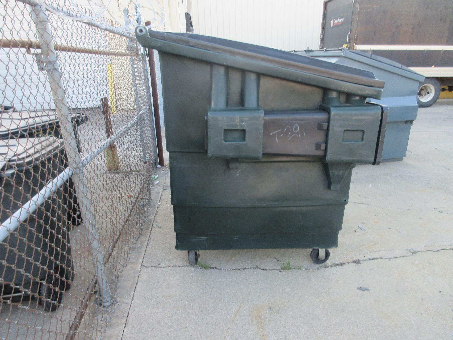 LARGE GREEN DUMPSTER. SOLD AS IS. HANDLING FEES $0-$25. 219 MURRAY STR. FORT WAYNE. IN. 46803 - Image 3 of 3