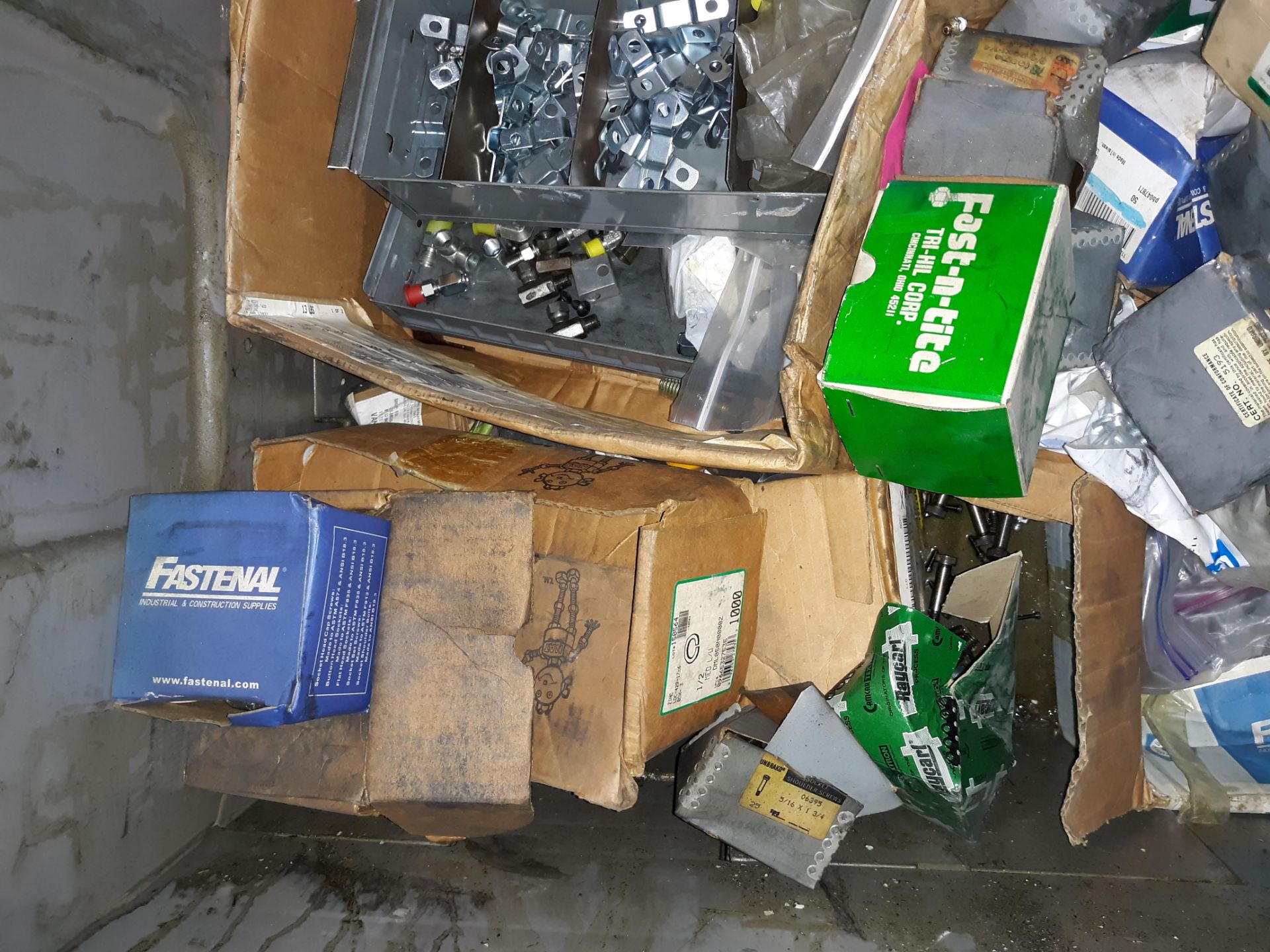 CRATE & CONTENTS; O-RINGS; VARIOUS FASTENERS; CLIPS & HARDWARE (LOCATED AT: 432 COUNCIL DRIVE, - Image 3 of 7