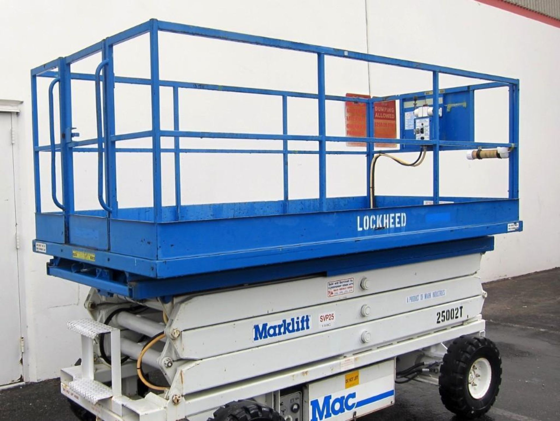 Scissor Lift - Image 4 of 17