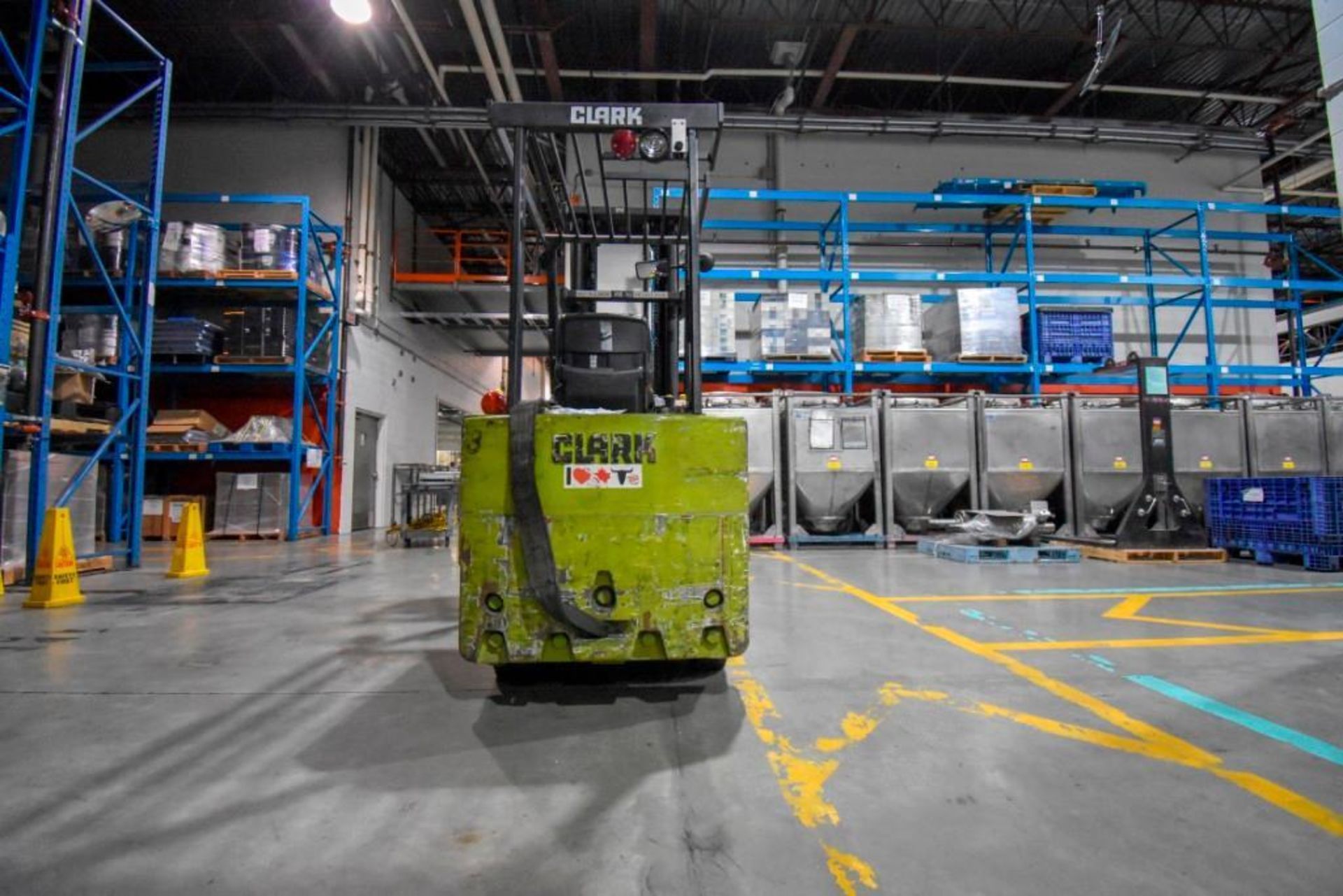 Clark Electric Forklift - Image 8 of 15