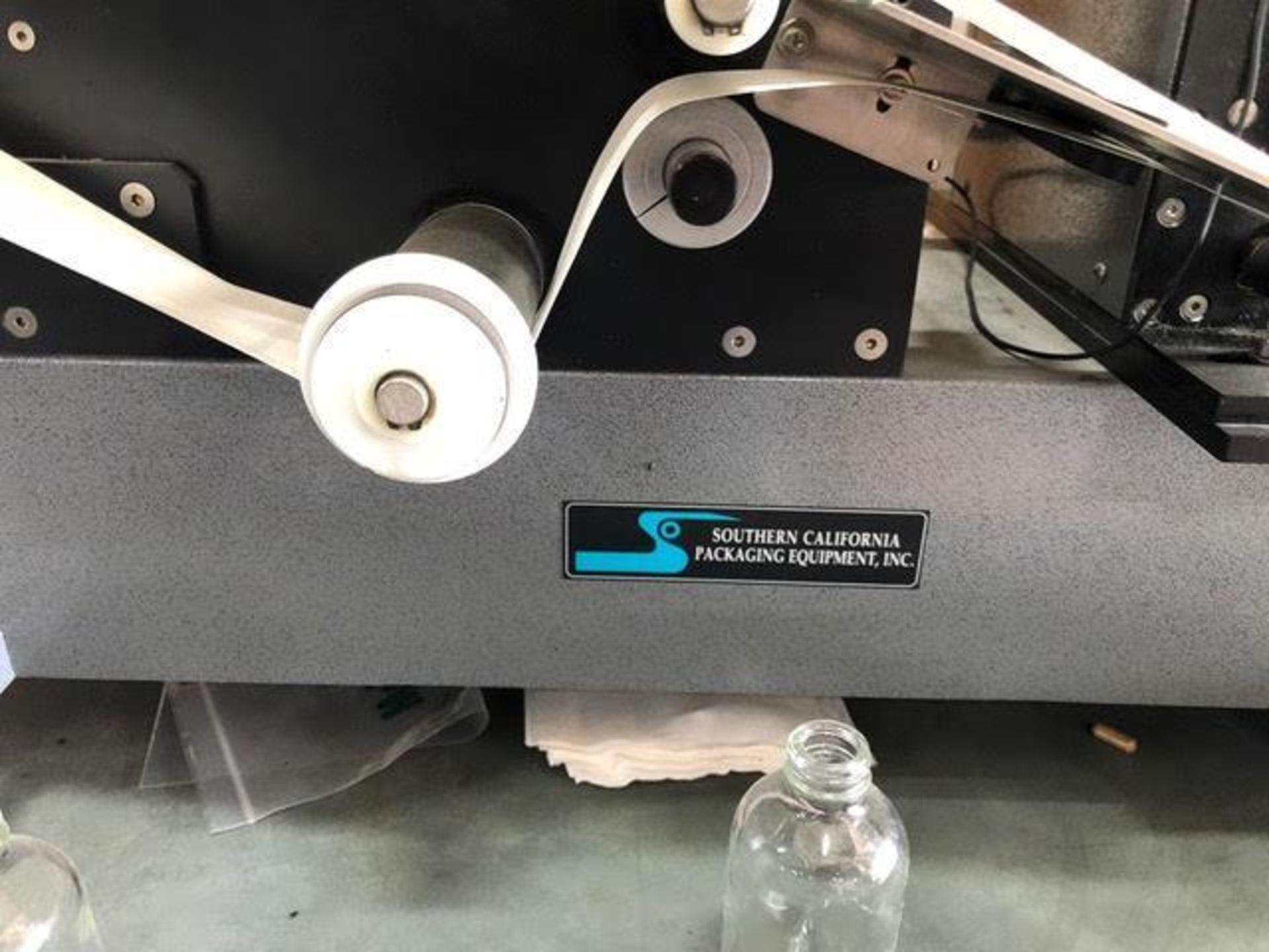 Southern California Packaging Equipment ST 400 Bottle Labeler - Image 2 of 3